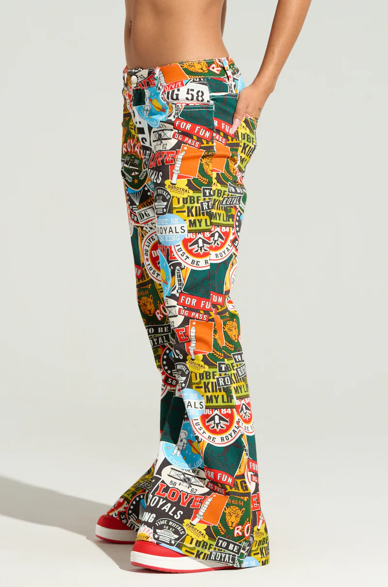 RED LIGHT LOW RISE FLARE DENIM - Image 4