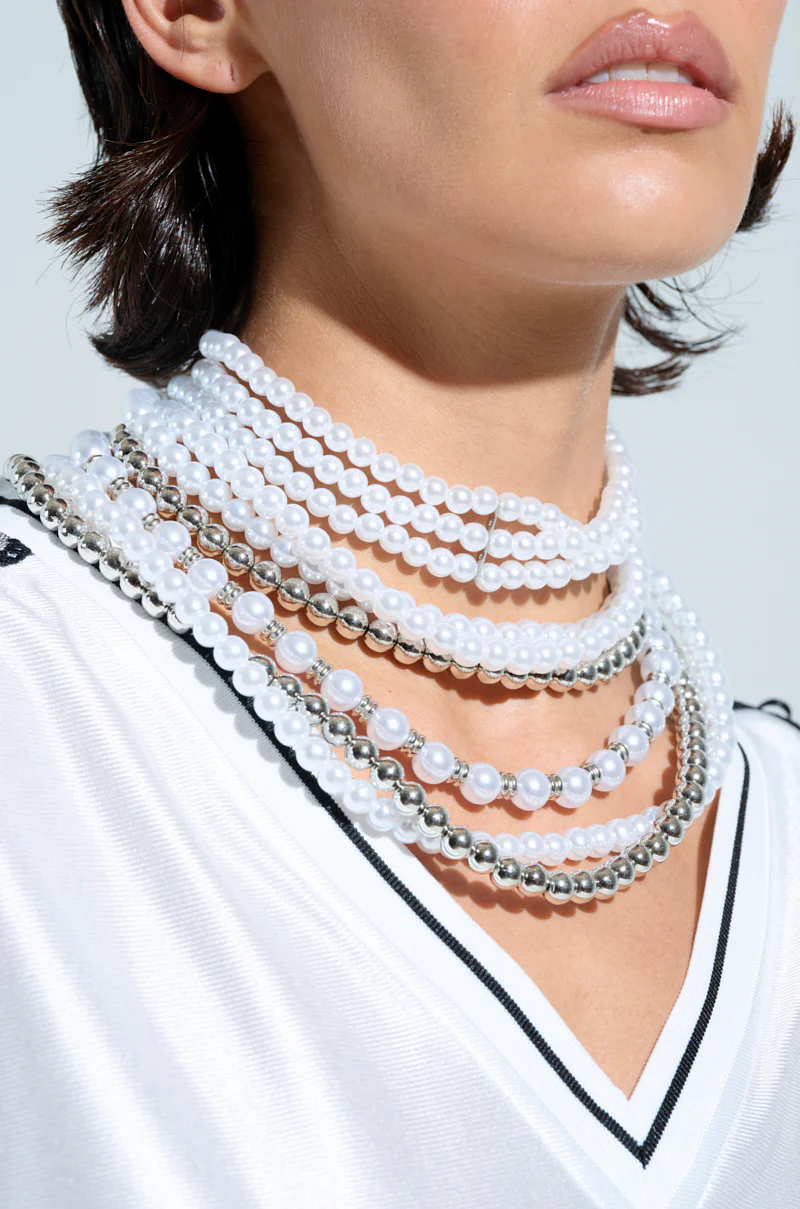 REGAL VIBES LAYERED NECKLACE - Image 2