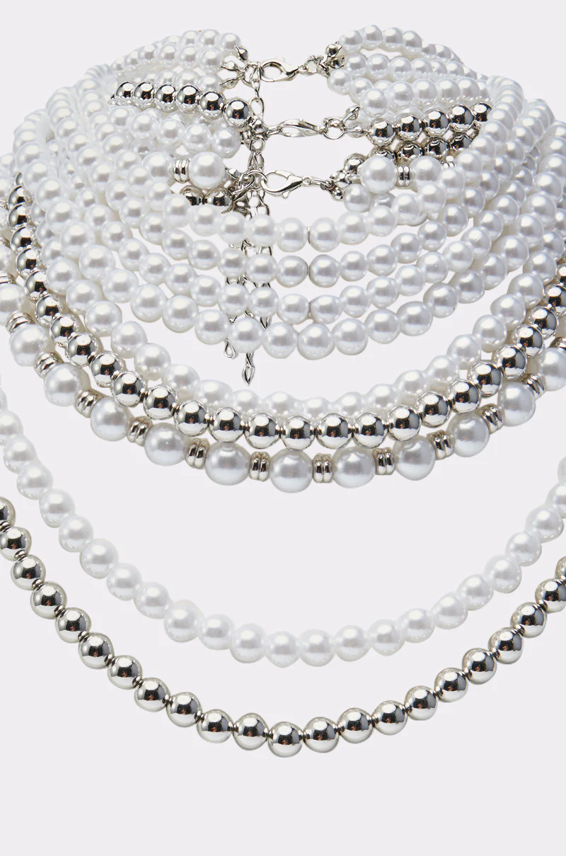 REGAL VIBES LAYERED NECKLACE - Image 3
