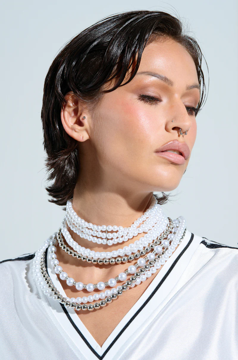 REGAL VIBES LAYERED NECKLACE - Image 5