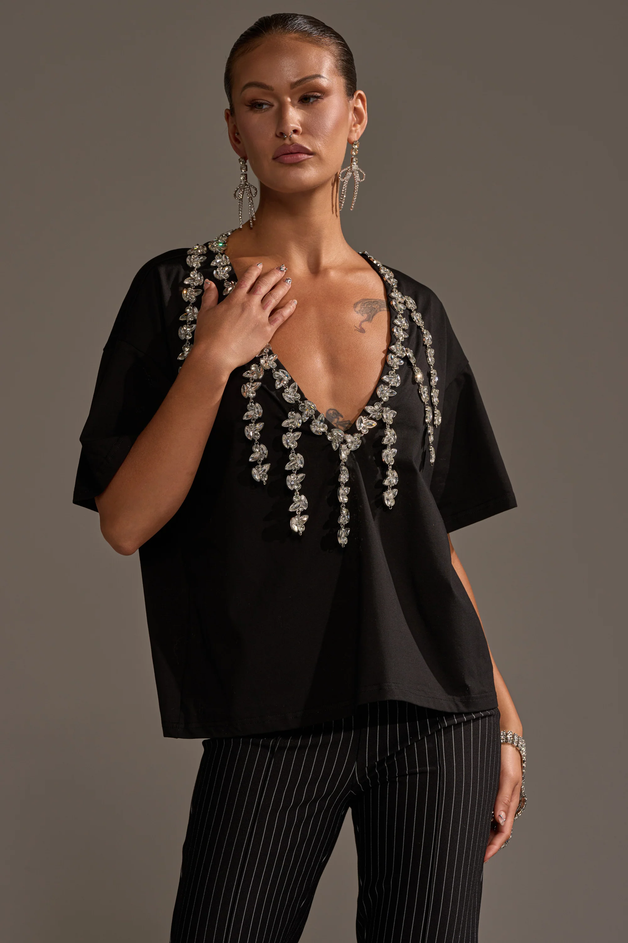 RHINESTONE QUEEN OVERSIZED TEE - Image 3