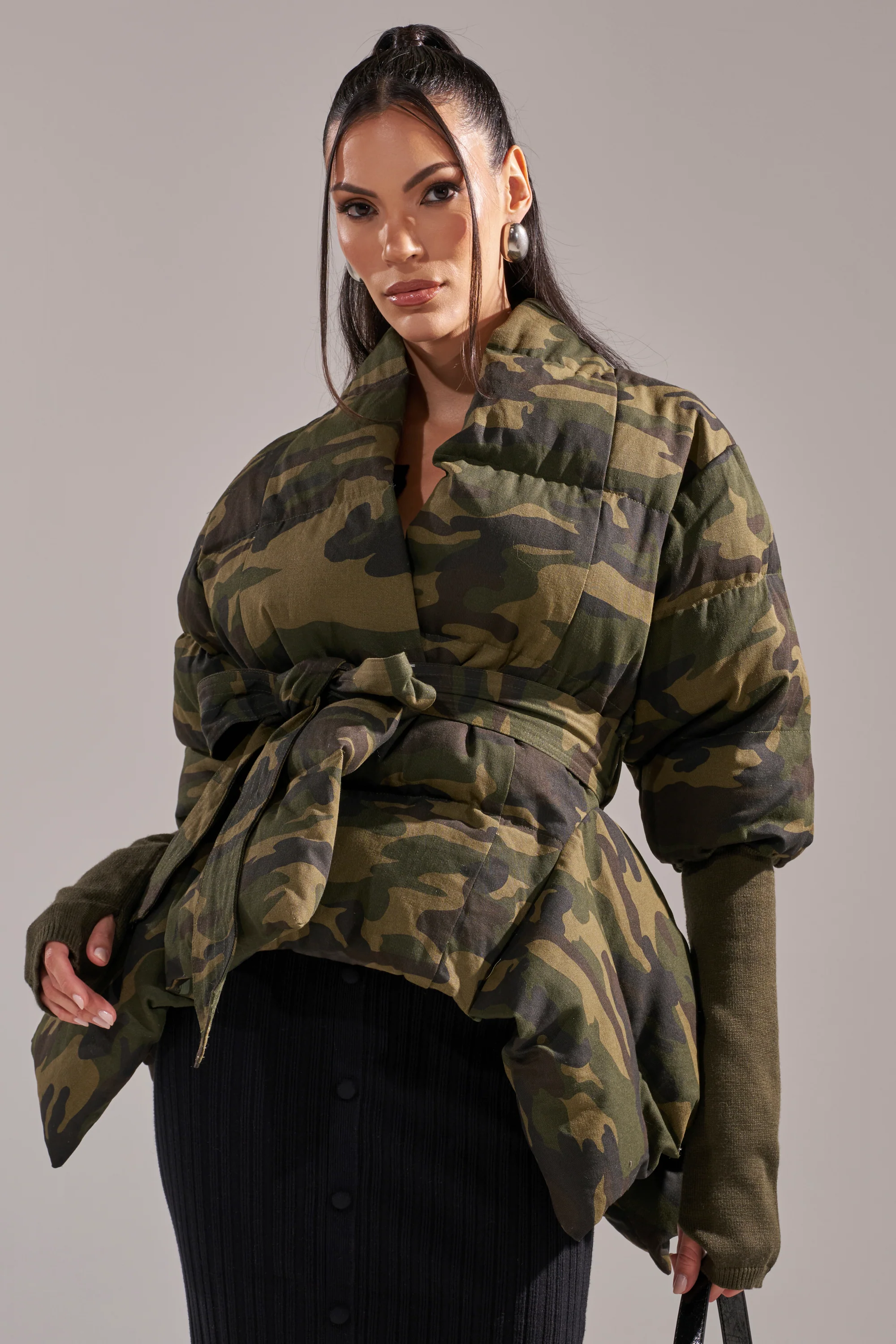 RIB SLEEVE PEPLUM PUFFER IN CAMO - Image 4