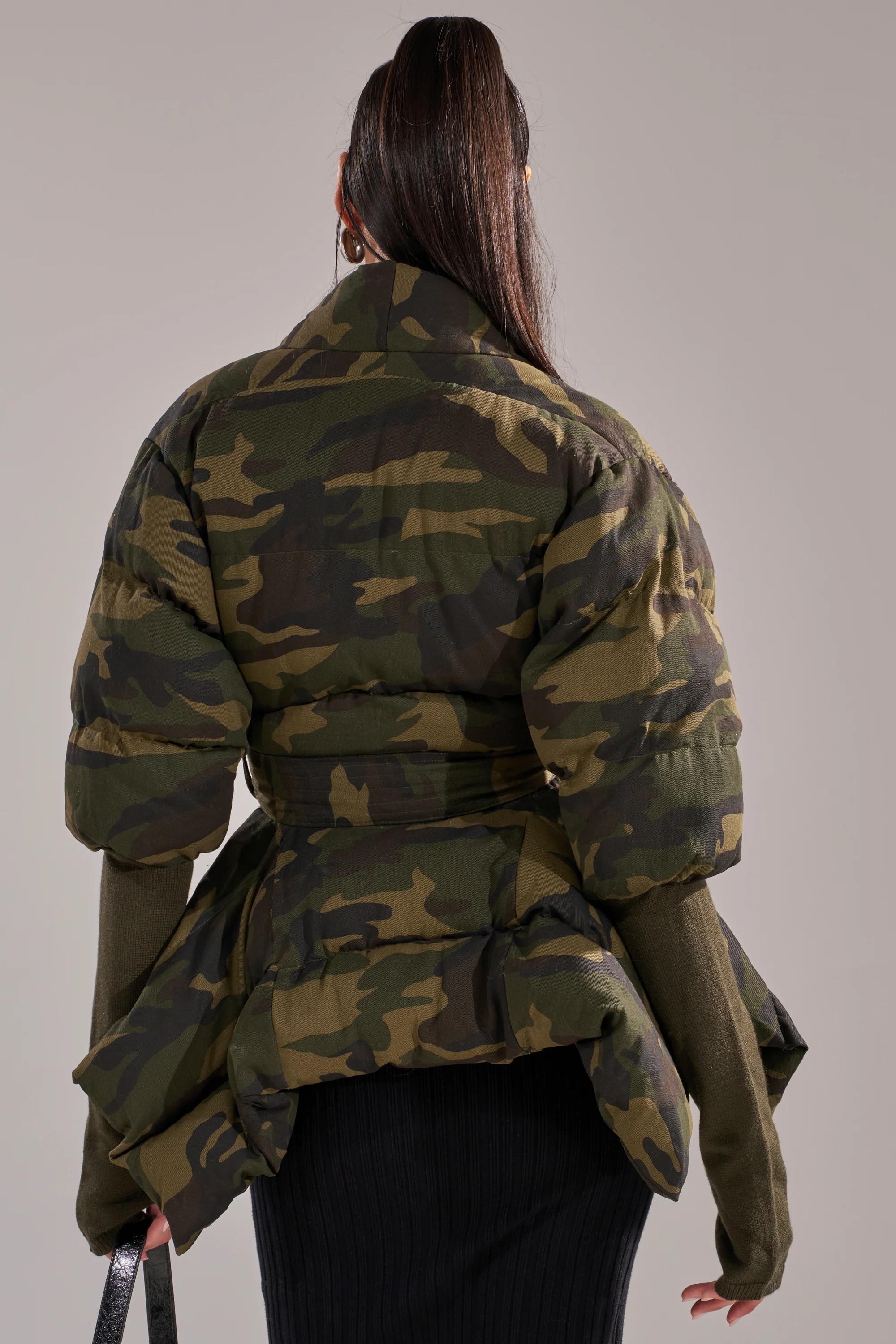 RIB SLEEVE PEPLUM PUFFER IN CAMO - Image 8