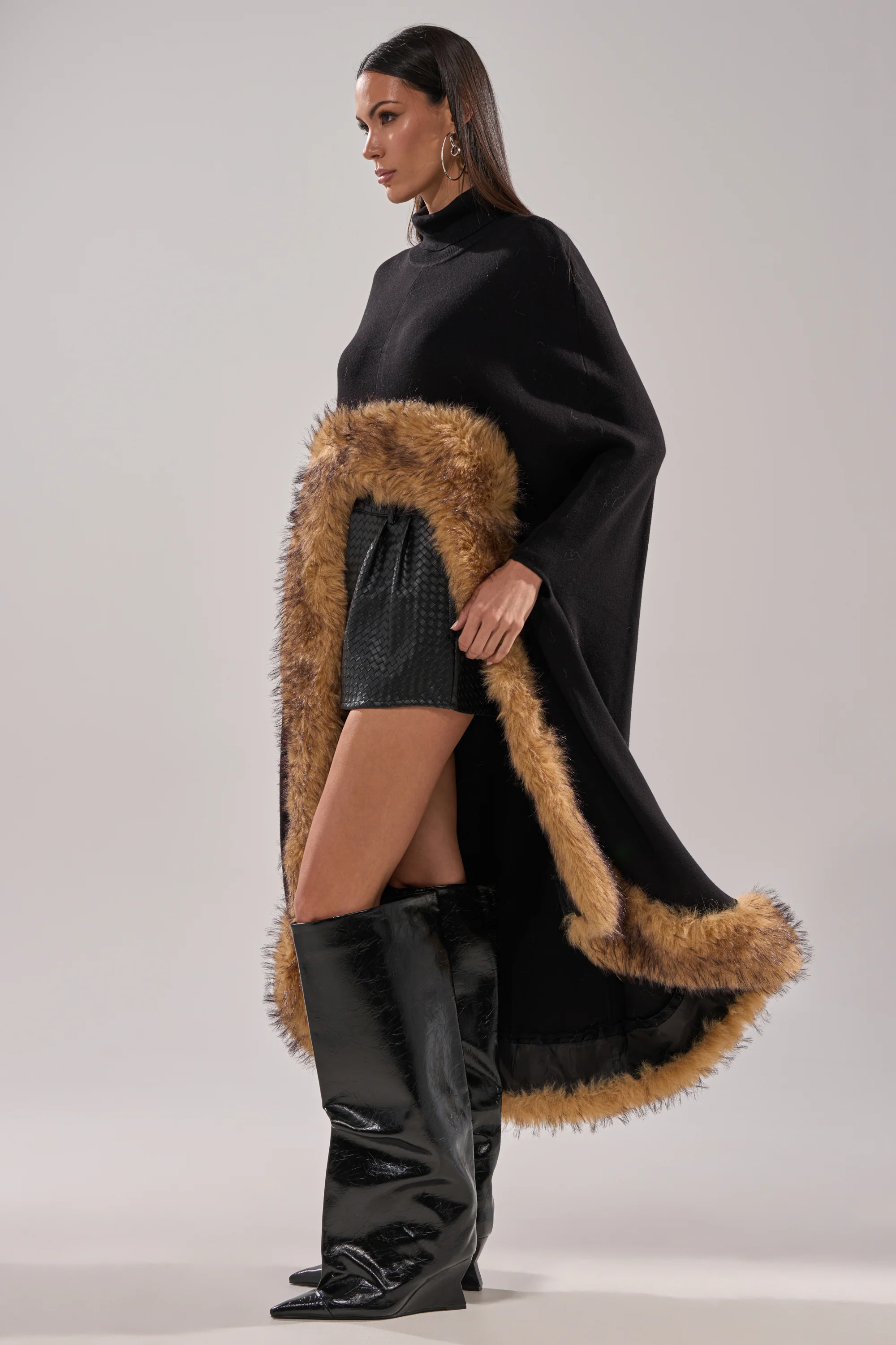 RICH SWEATER WITH FUR TRIM - Image 5