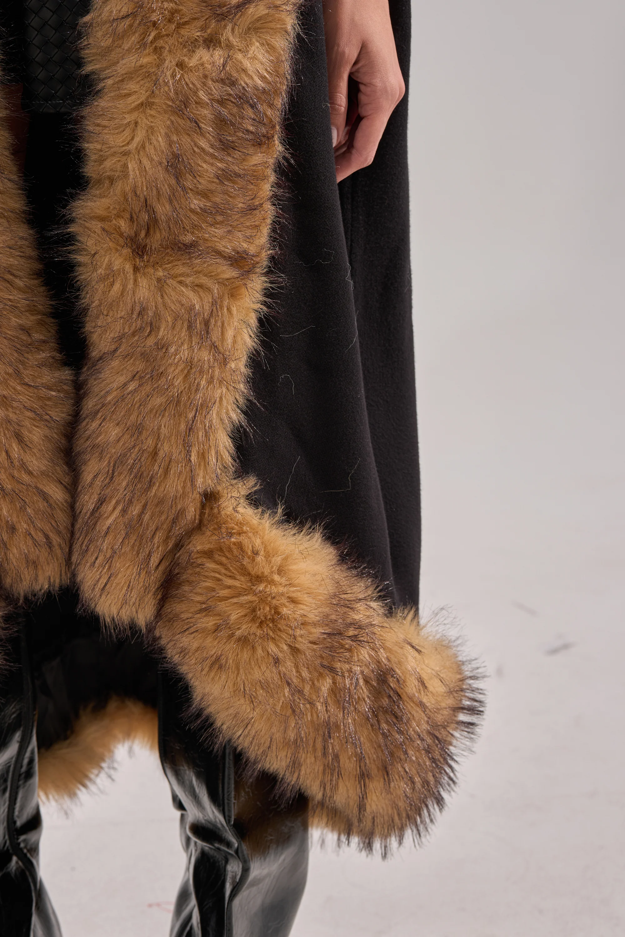 RICH SWEATER WITH FUR TRIM - Image 9