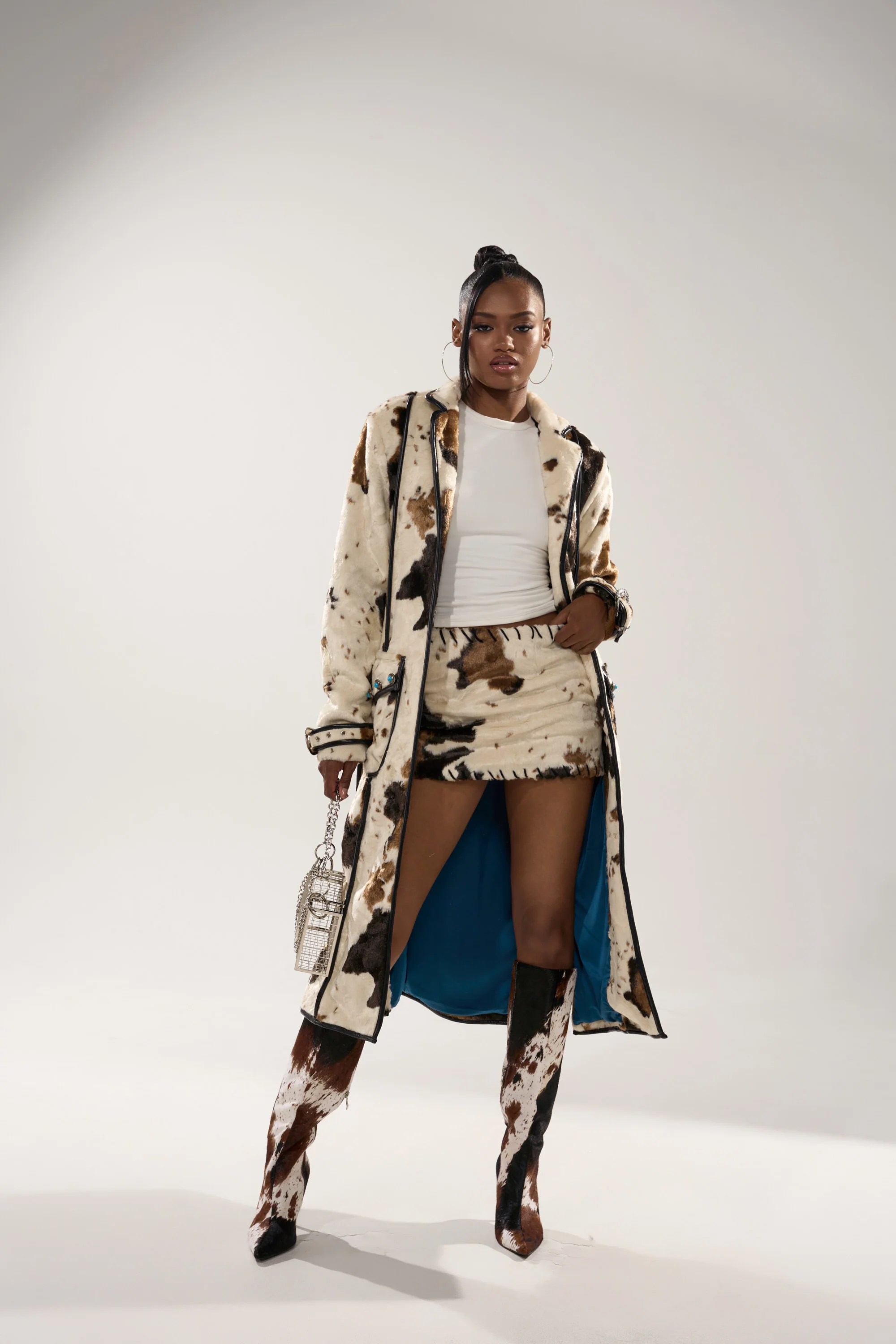 RIDE EM COW PRINT TRENCH - Image 4