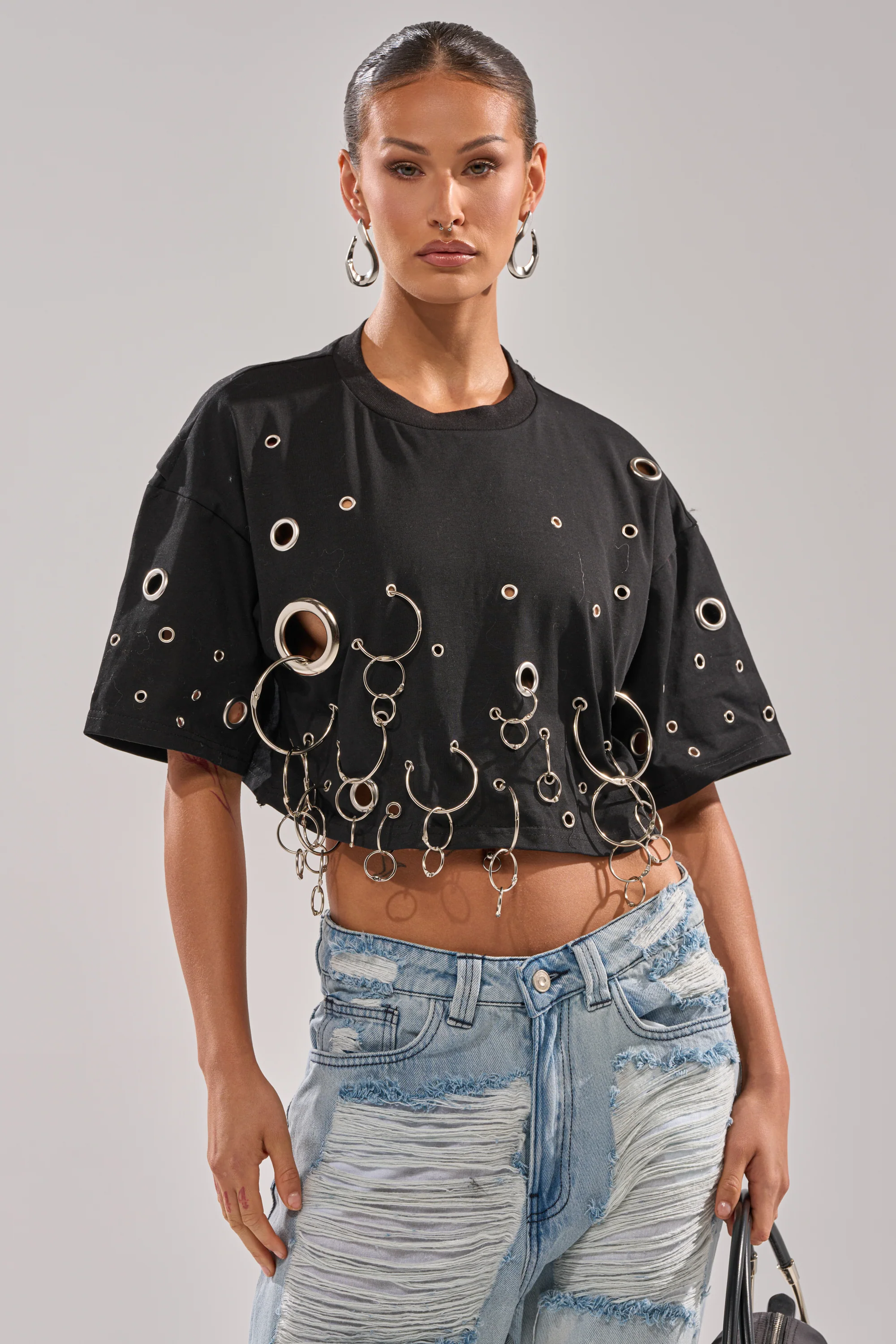 RING AROUND ME CROPPED TEE