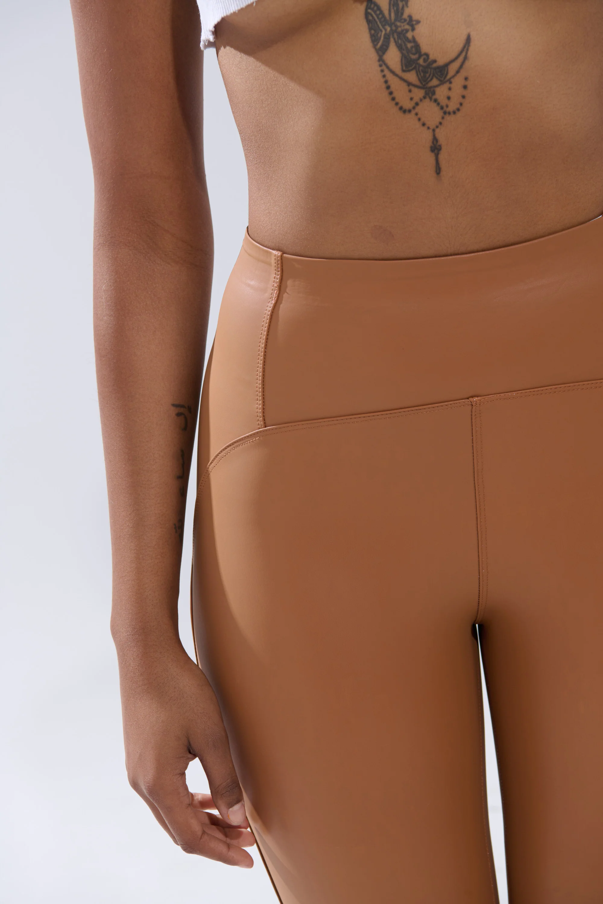 RIO HIGH RISE LEGGING WITH 4 WAY STRETCH IN BROWN - Image 7