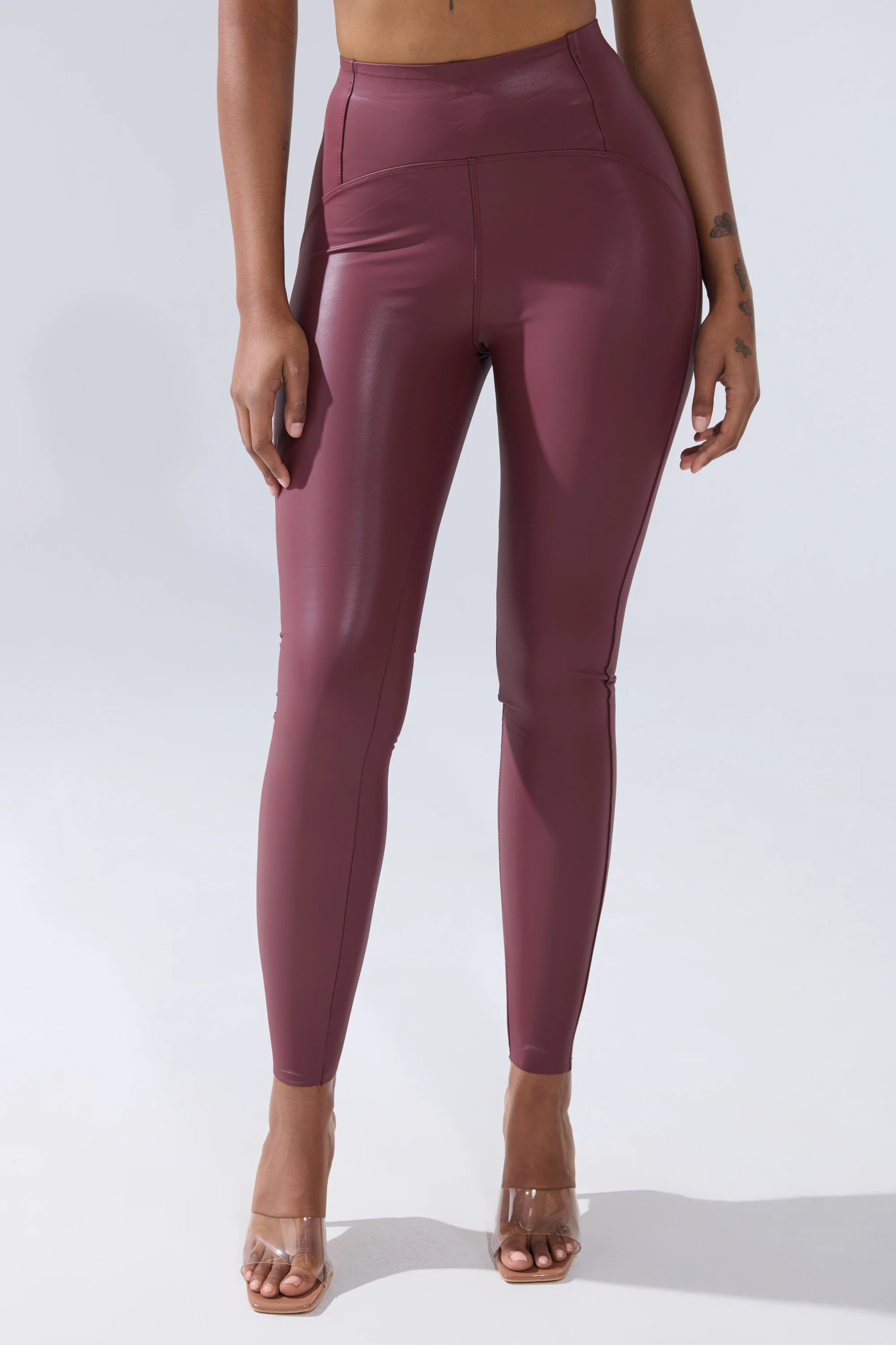 RIO HIGH RISE LEGGING WITH 4 WAY STRETCH IN OXBLOOD - Image 2