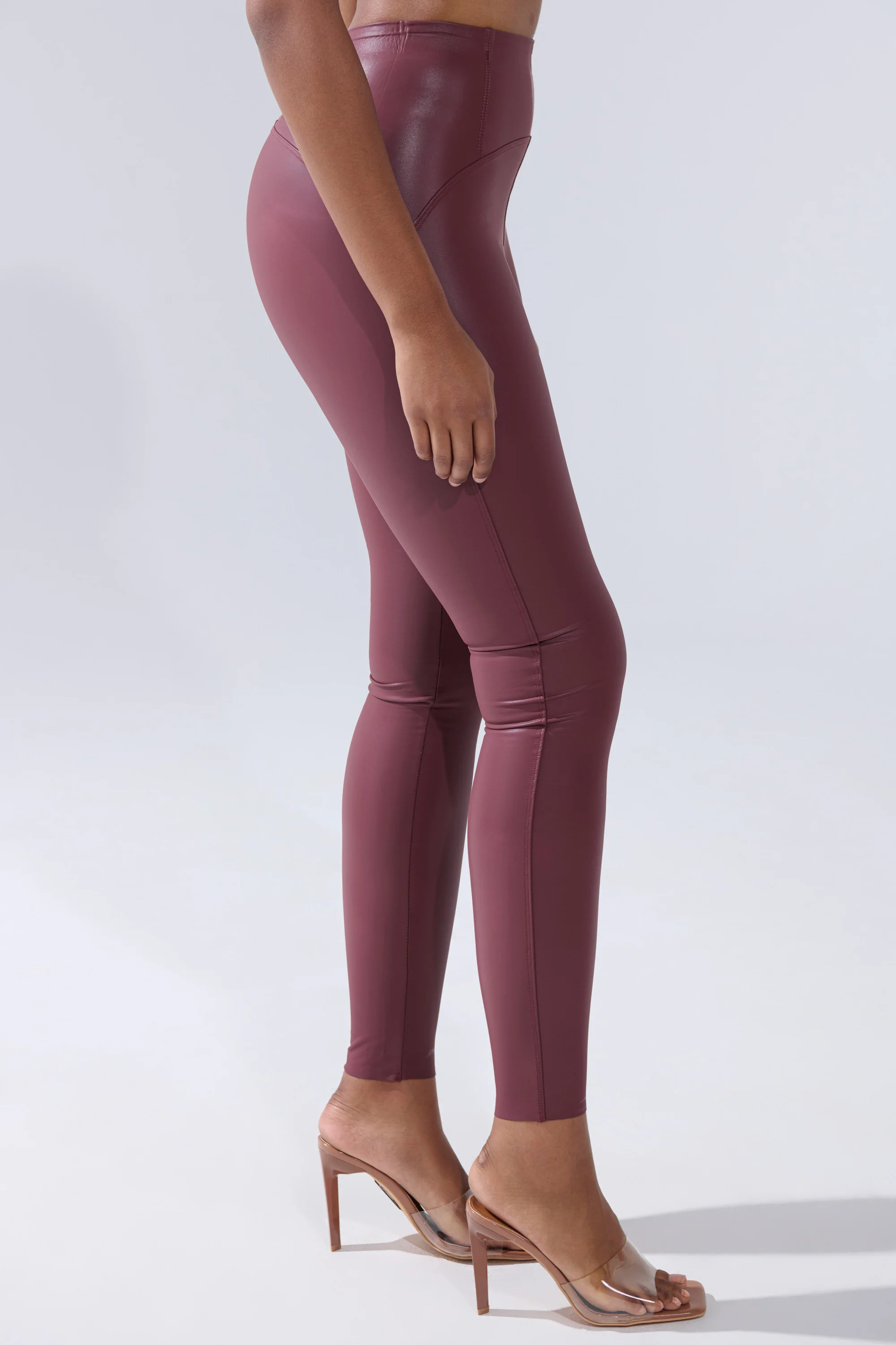 RIO HIGH RISE LEGGING WITH 4 WAY STRETCH IN OXBLOOD - Image 3
