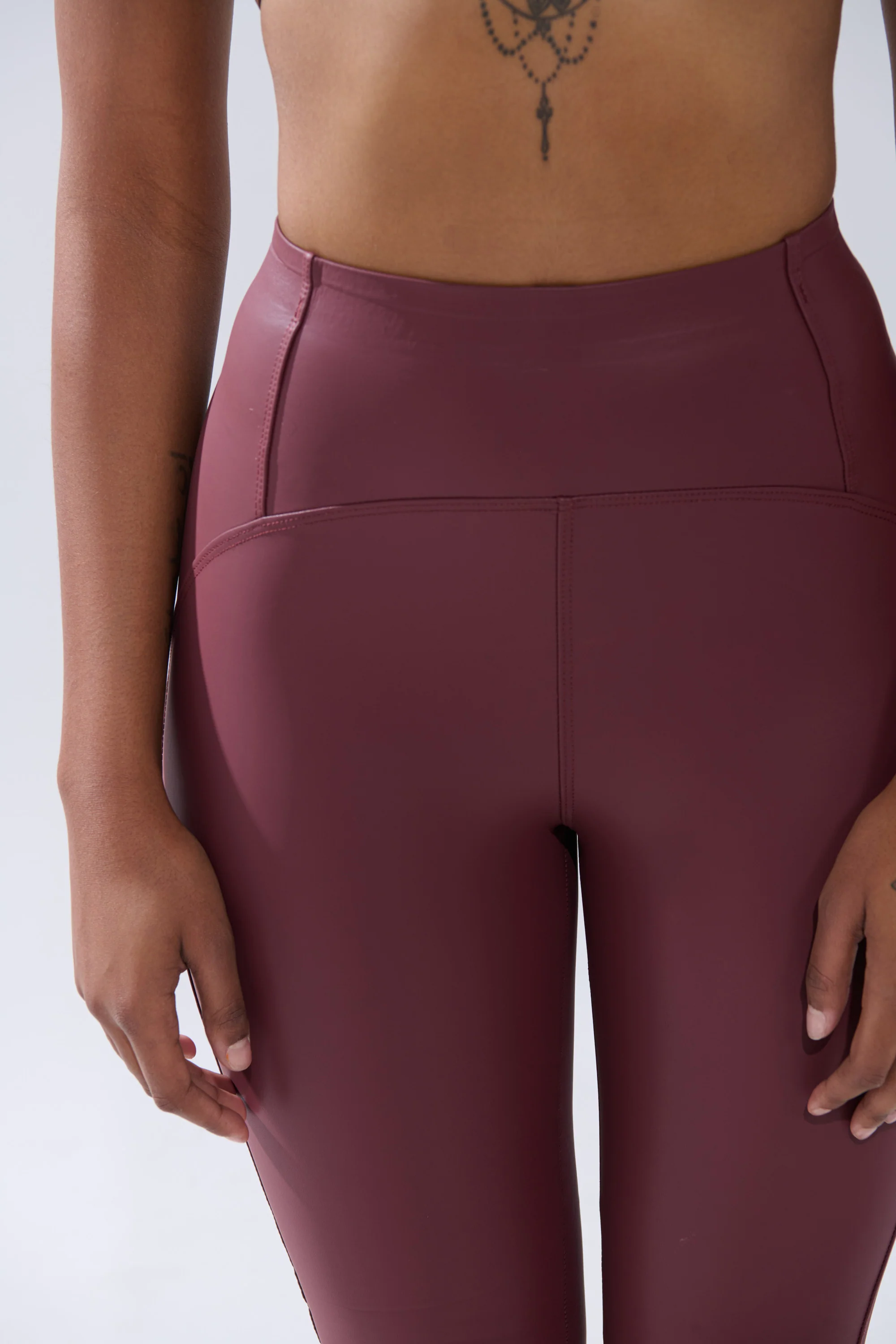 RIO HIGH RISE LEGGING WITH 4 WAY STRETCH IN OXBLOOD - Image 8
