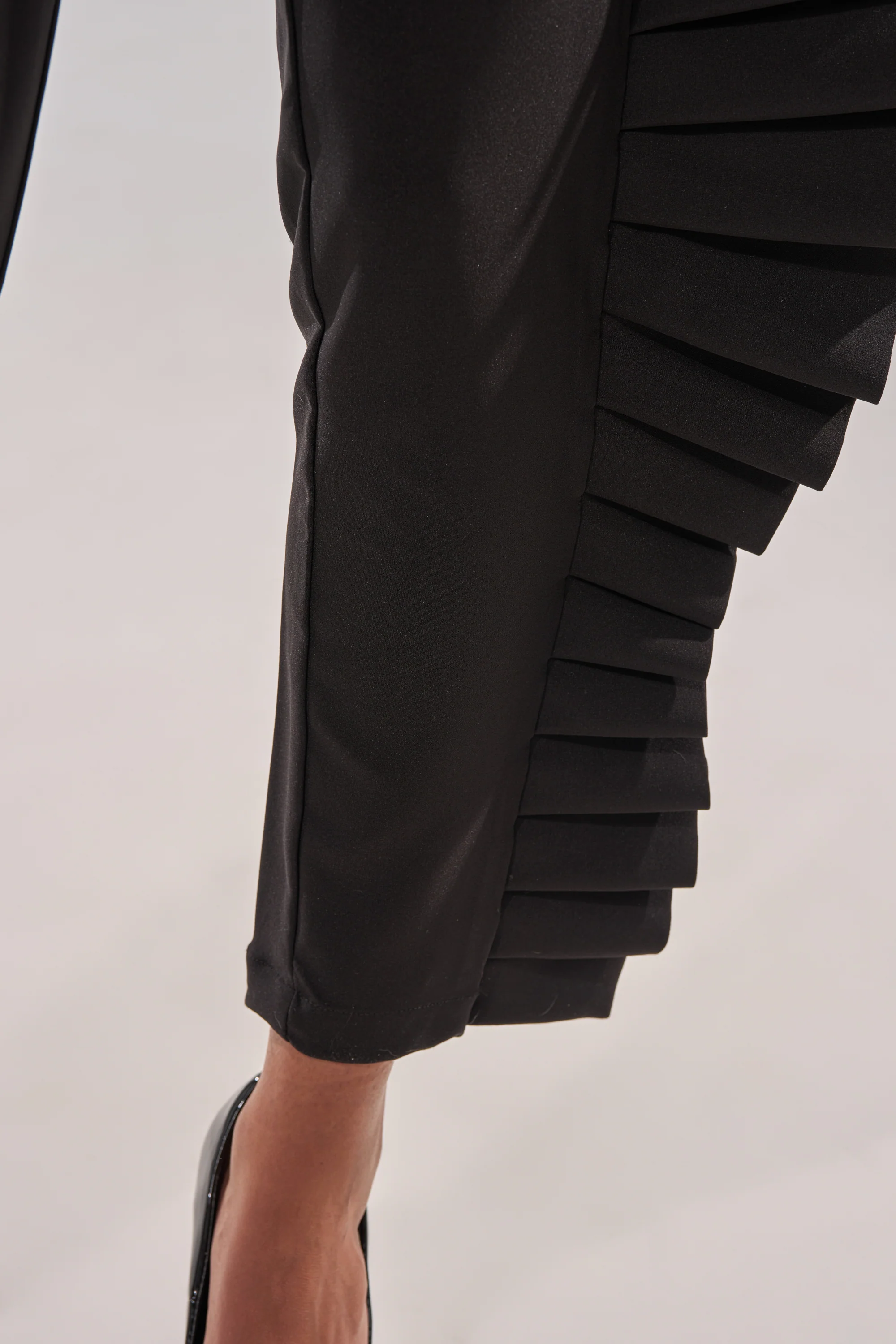 RUFFLE MY FEATHERS BLACK JUMPSUIT - Image 7