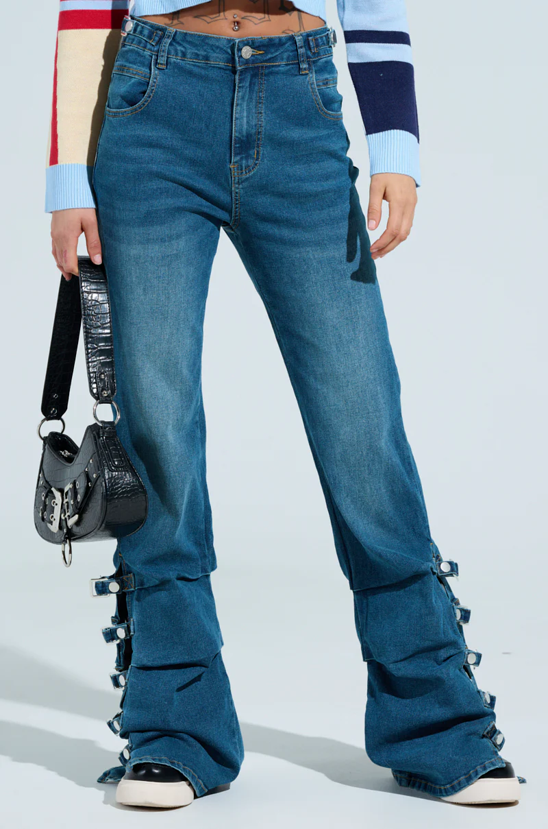SABINE BUCKLE DETAIL JEANS
