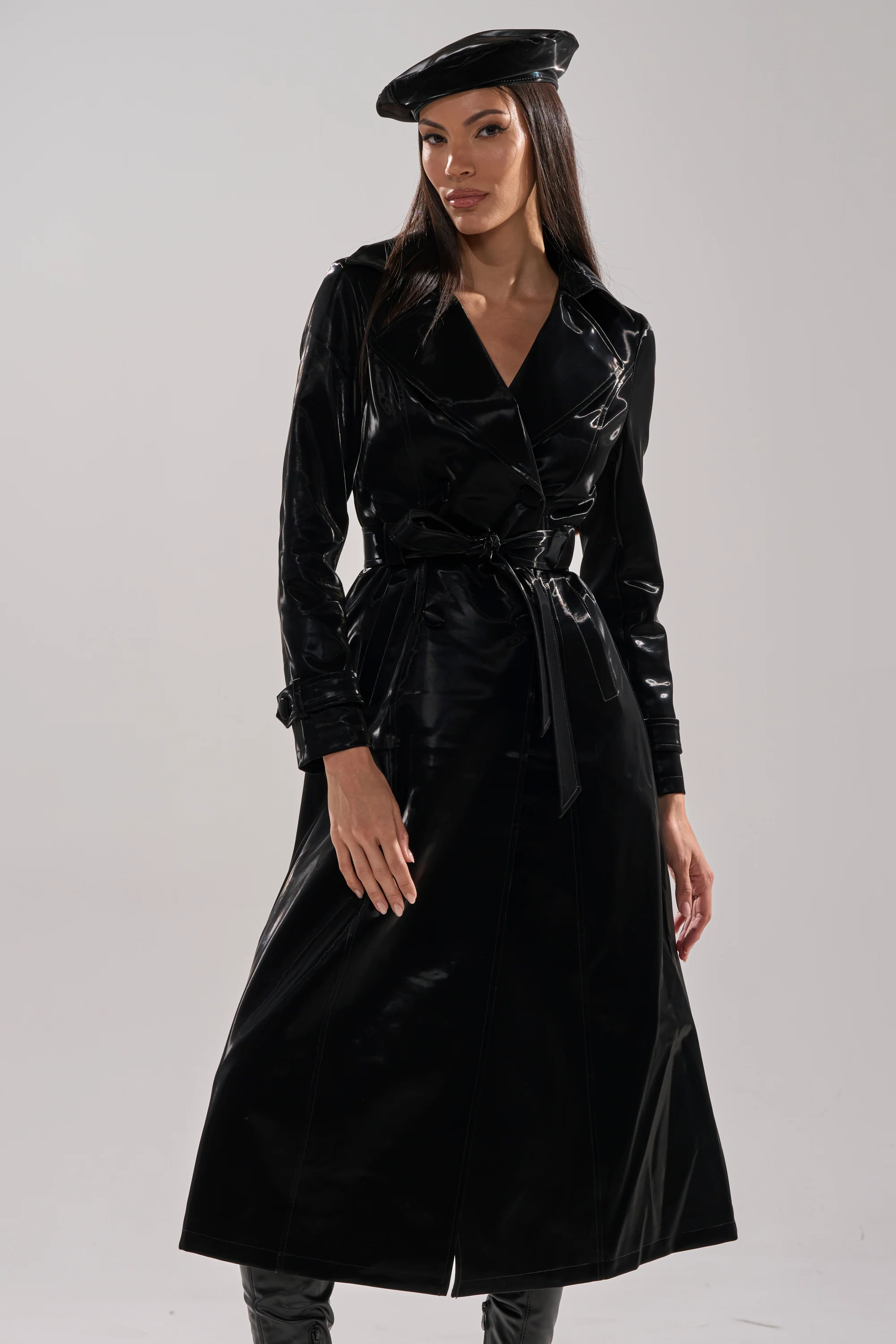 SANDO LIQUID VELVET TRENCH IN BLACK - Image 10