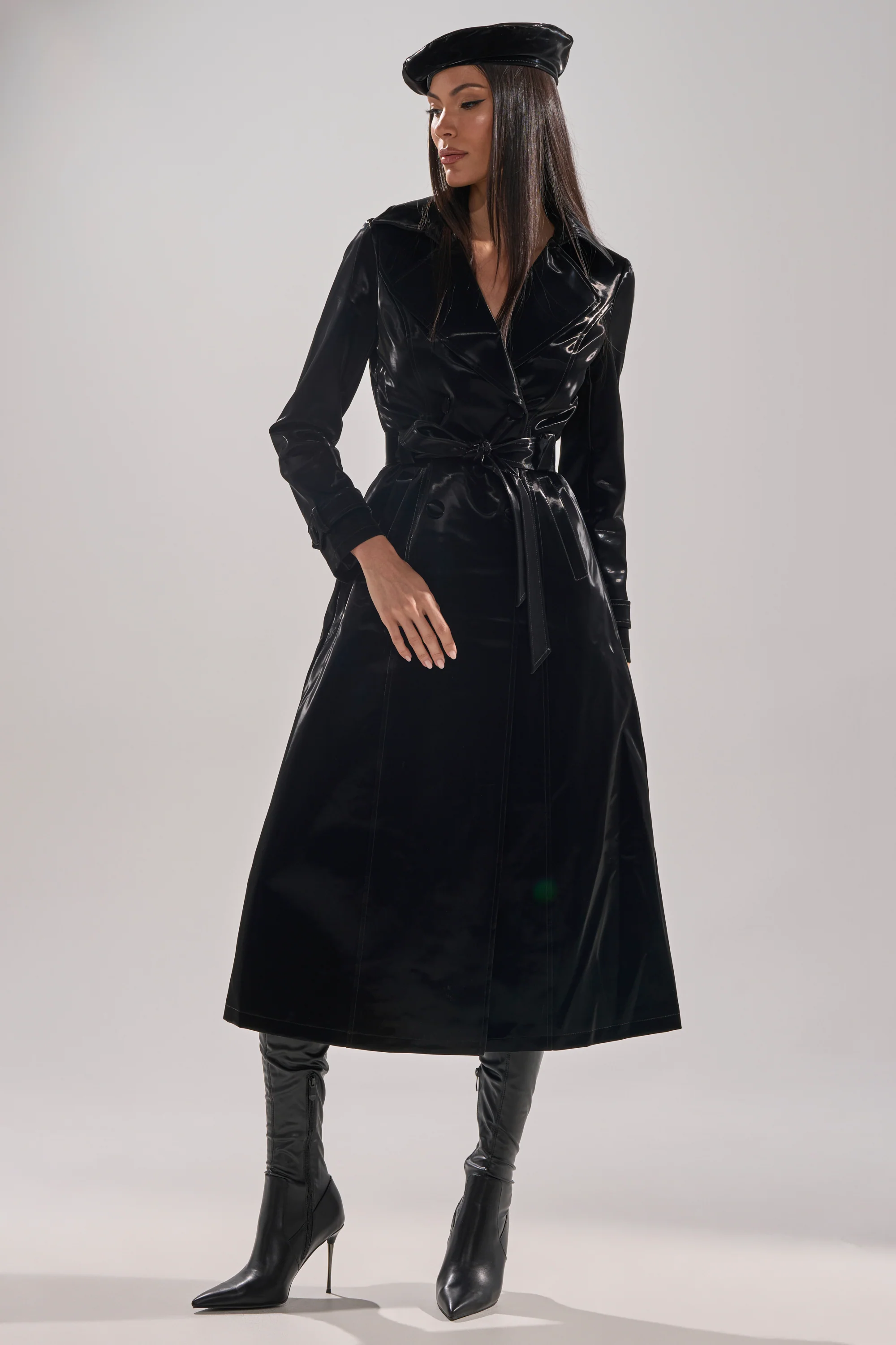 SANDO LIQUID VELVET TRENCH IN BLACK - Image 14