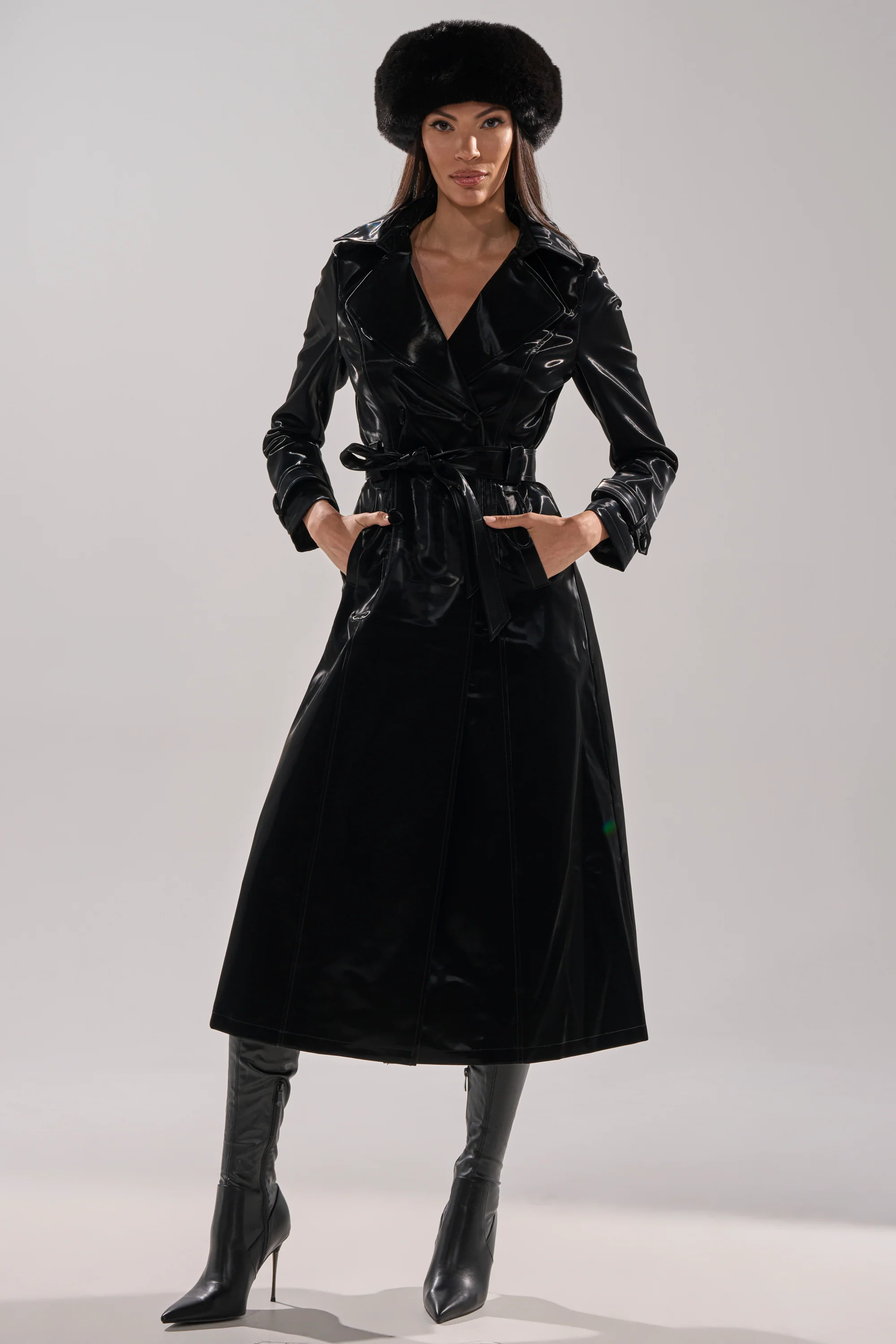 SANDO LIQUID VELVET TRENCH IN BLACK - Image 16