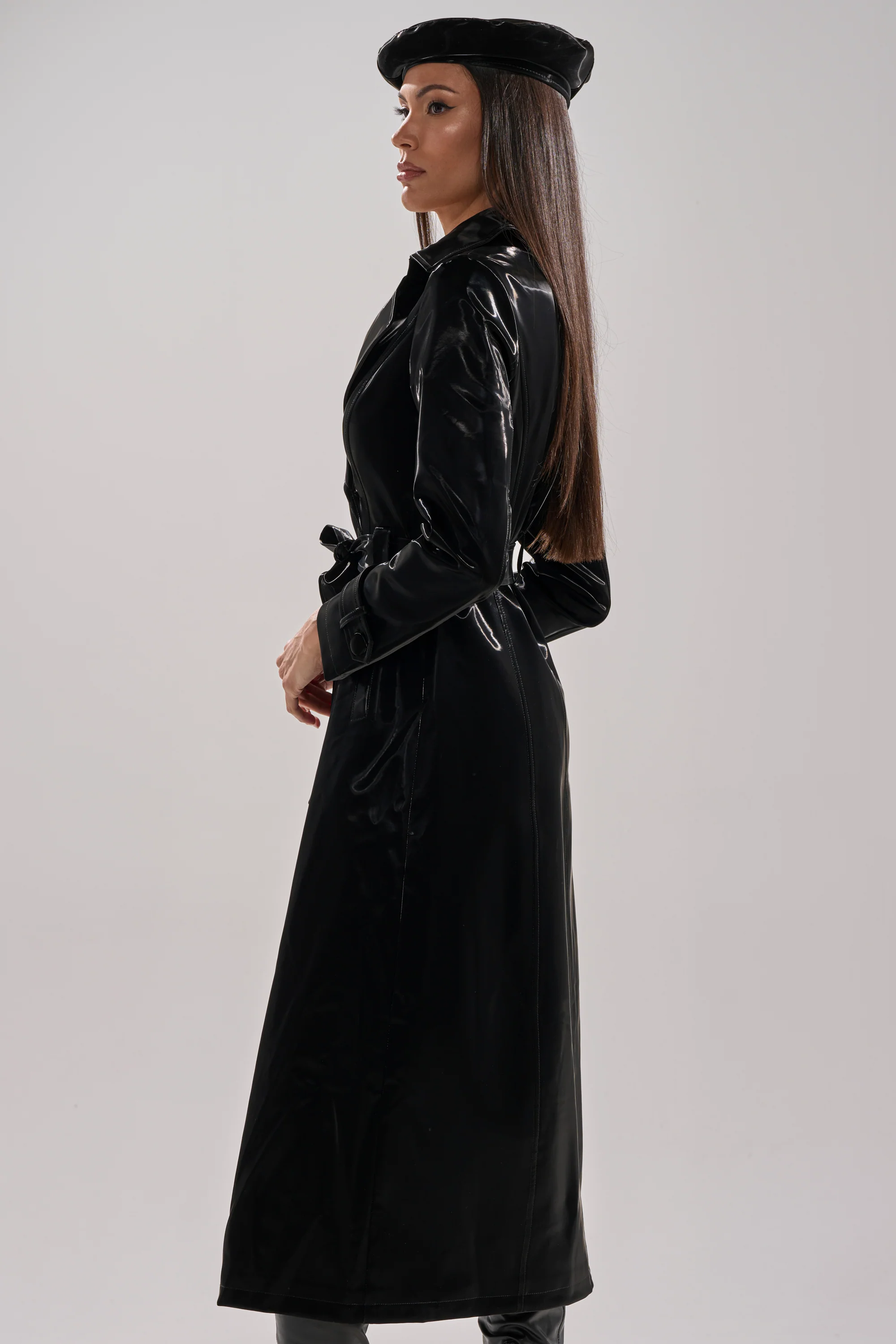 SANDO LIQUID VELVET TRENCH IN BLACK - Image 4