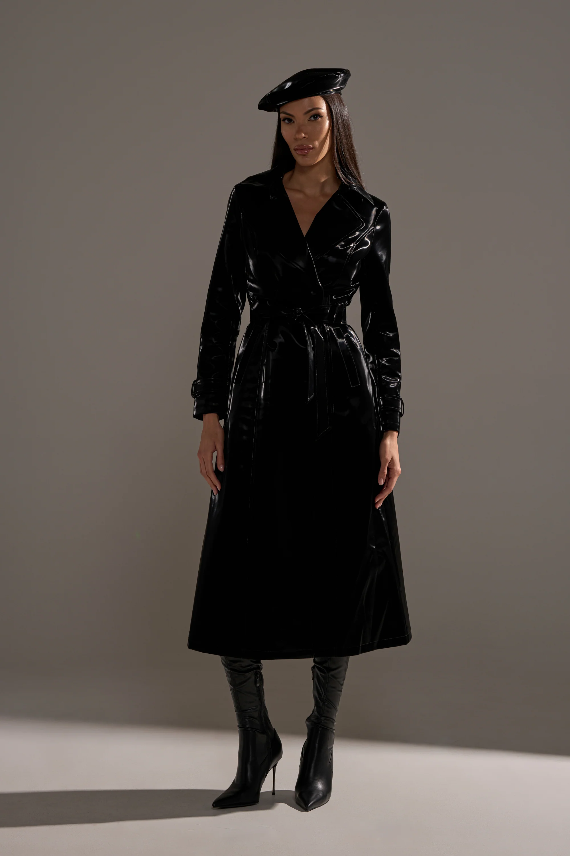 SANDO LIQUID VELVET TRENCH IN BLACK - Image 8