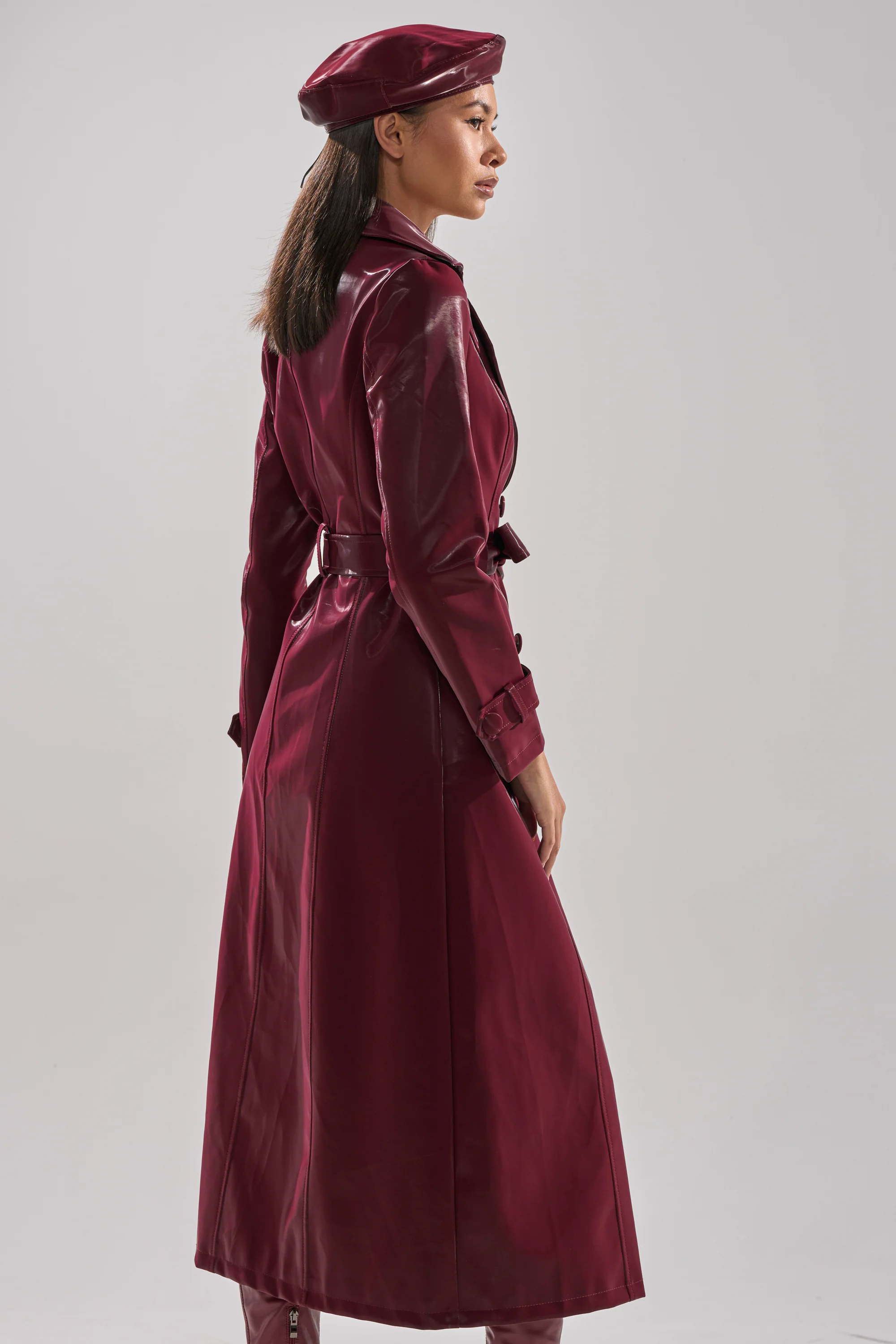 SANDO LIQUID VELVET TRENCH IN BURGUNDY - Image 4