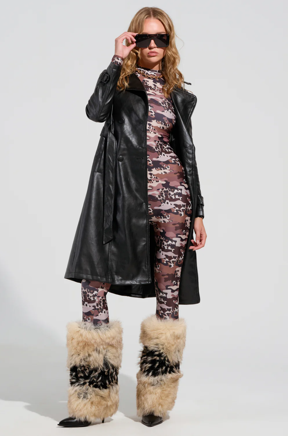 SANDO ZIPPER TRIM TRENCH IN BLACK - Image 2