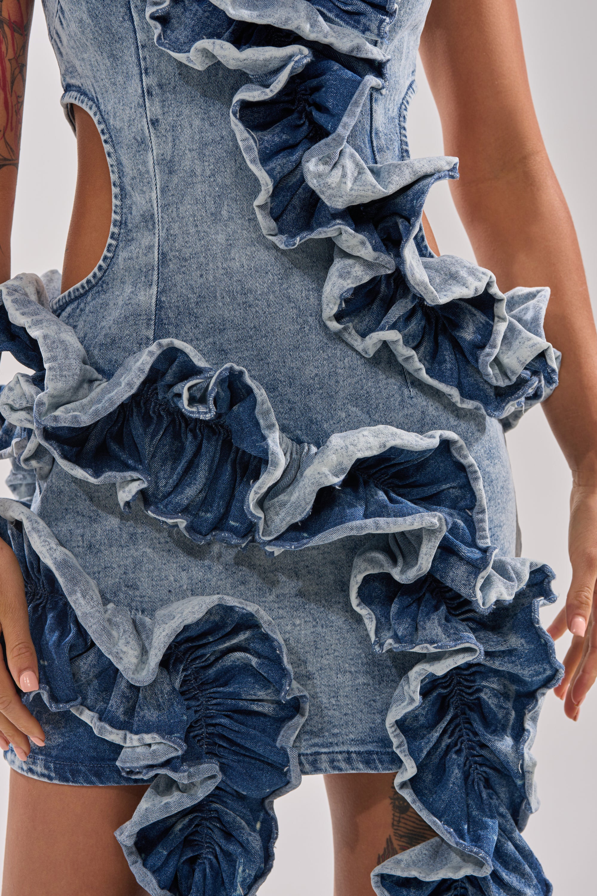 SAY IT AGAIN RUFFLED DENIM MINI DRESS - Image 10