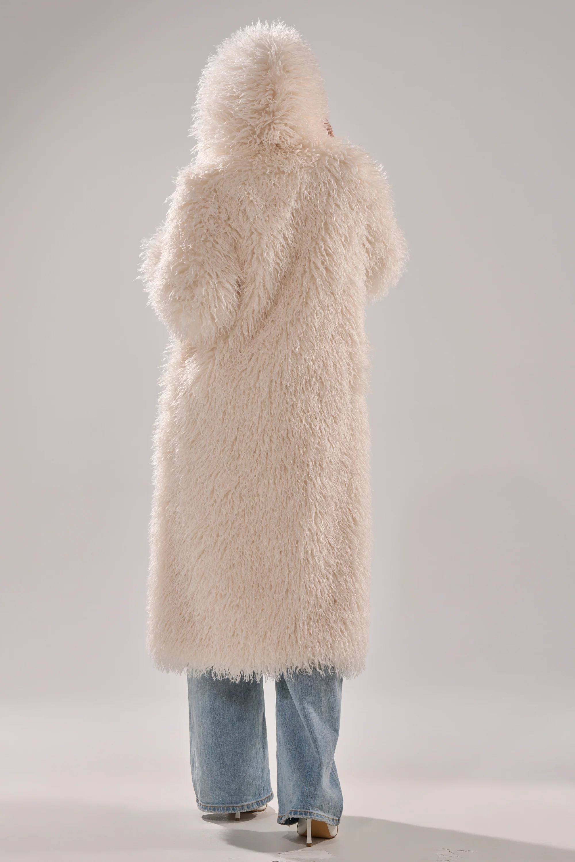 SCARLETT FAUX FUR COAT - Image 10