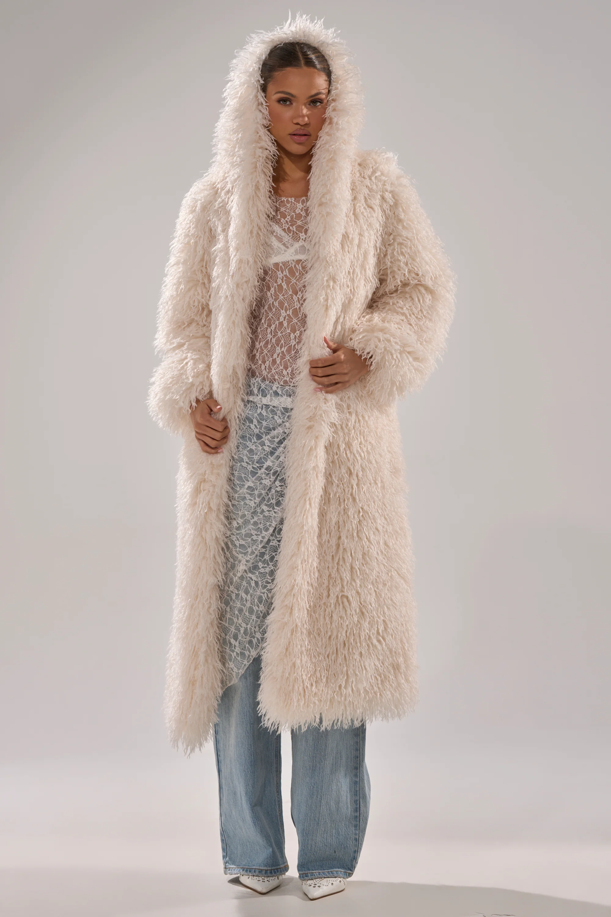 SCARLETT FAUX FUR COAT - Image 5