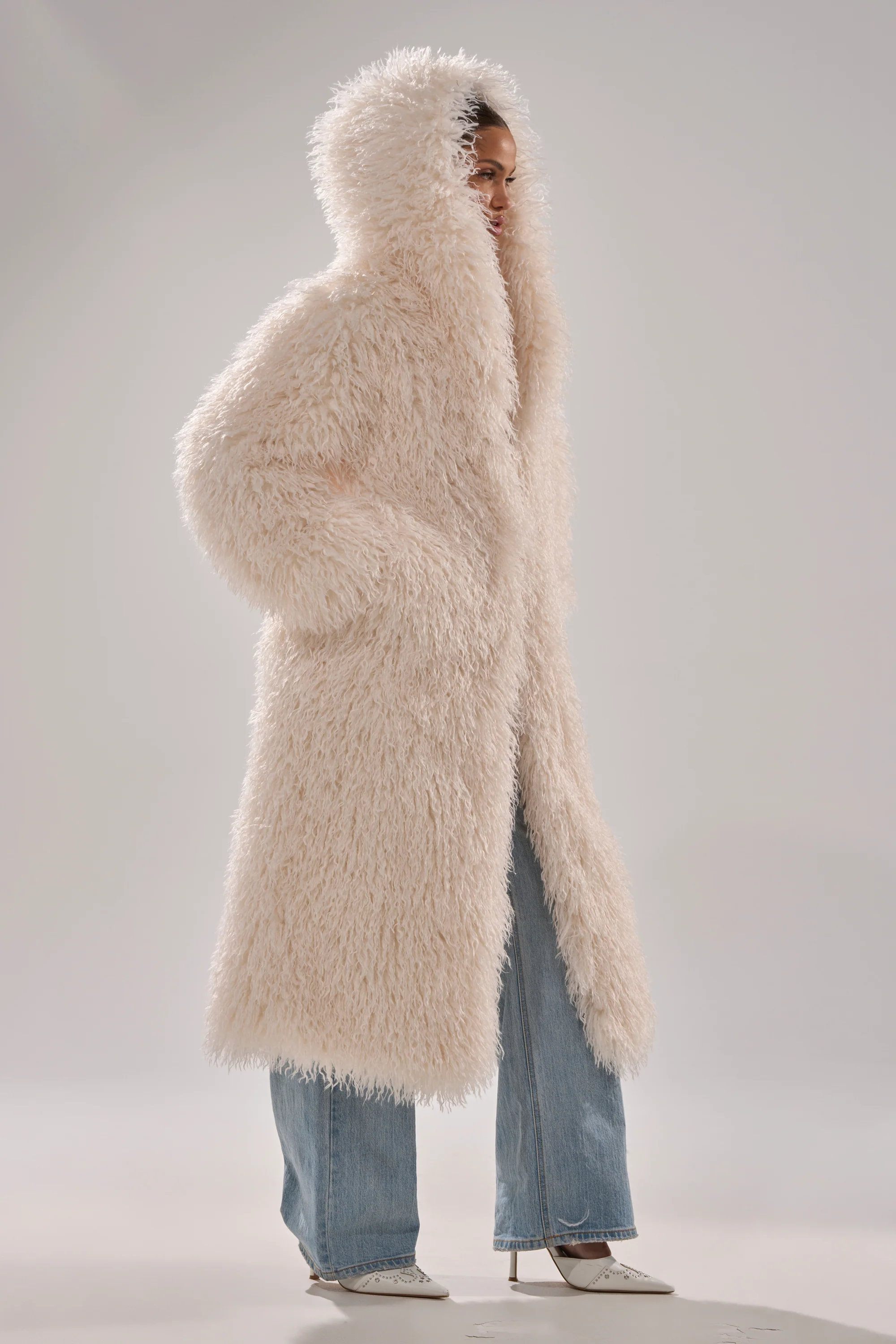 SCARLETT FAUX FUR COAT - Image 8