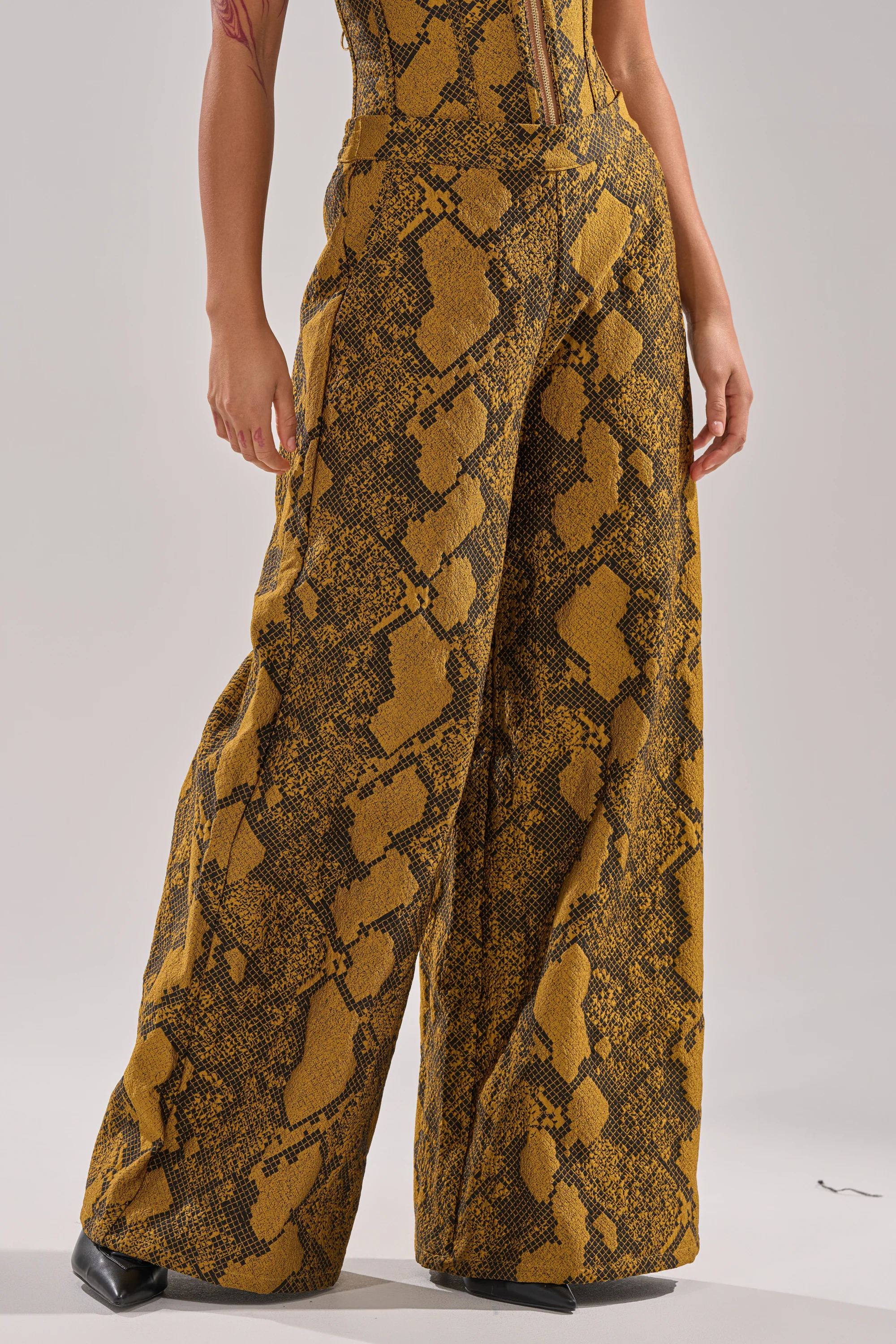 SEXY LITTLE THANG SNAKE TROUSER - Image 3