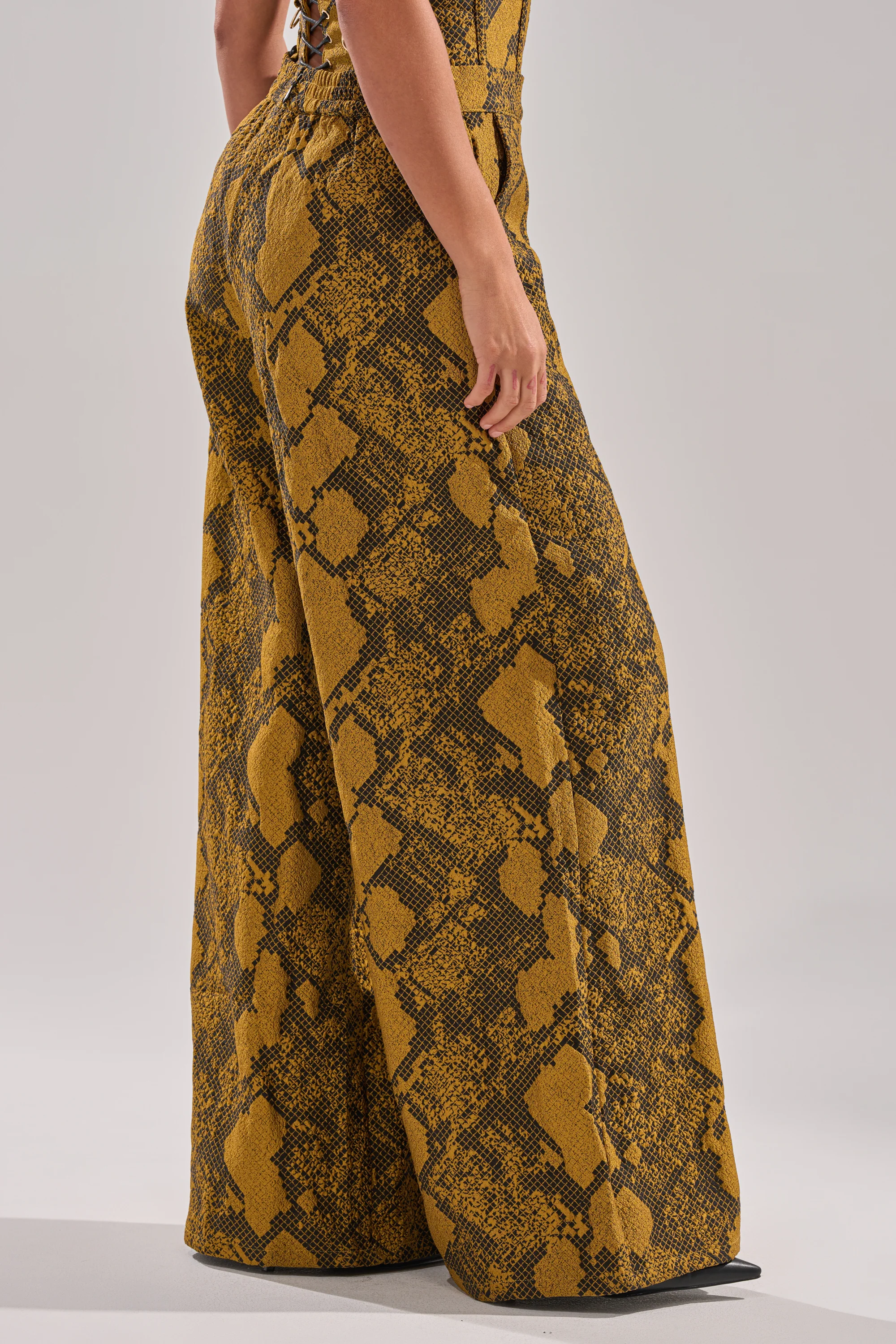 SEXY LITTLE THANG SNAKE TROUSER - Image 4