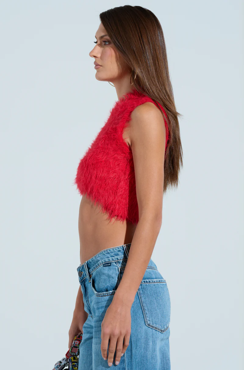 SHAGGY RED CROP TOP - Image 3