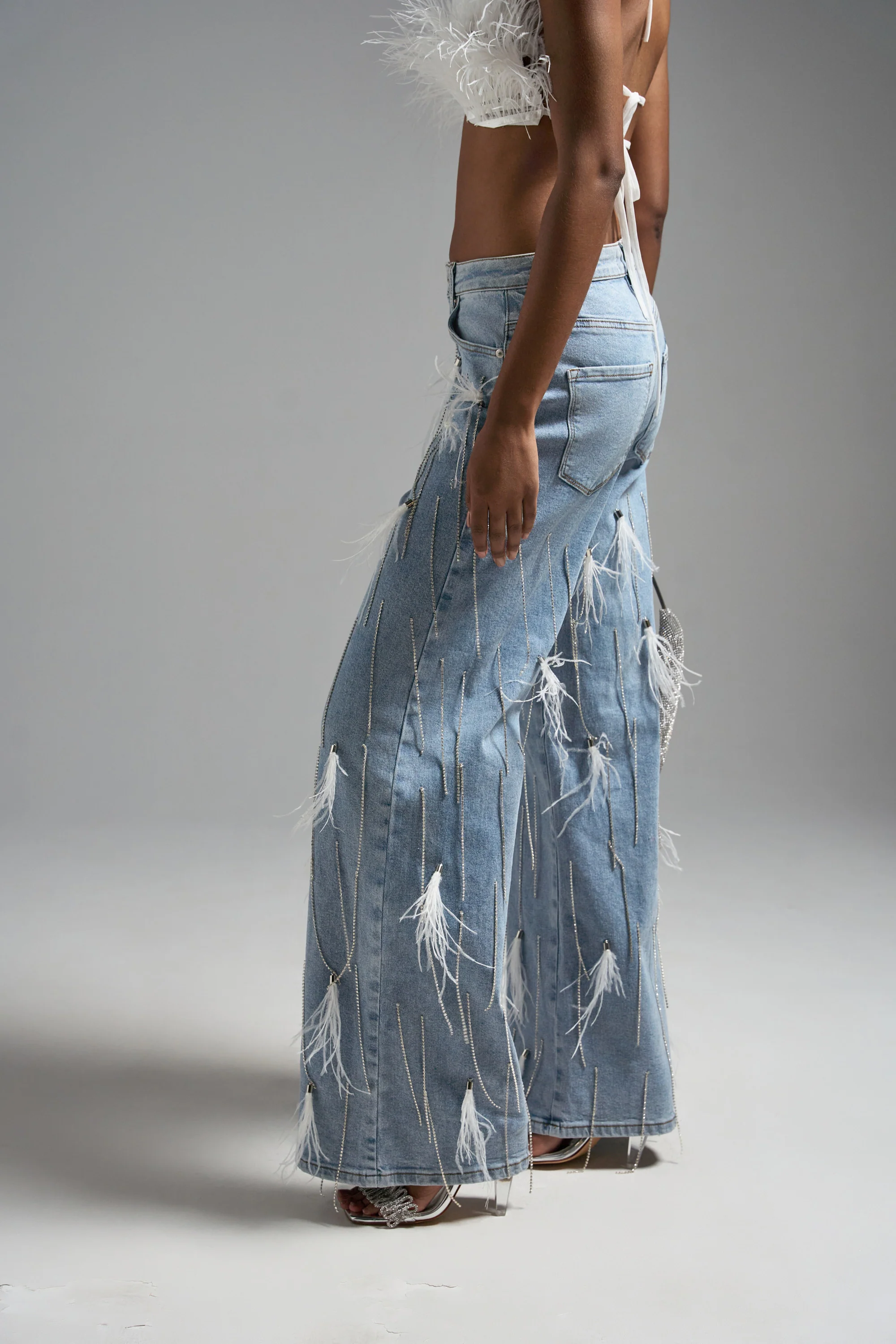 SHAKE IT FOR ME GIRL WHITE FEATHER EMBELLISHED DENIM - Image 4