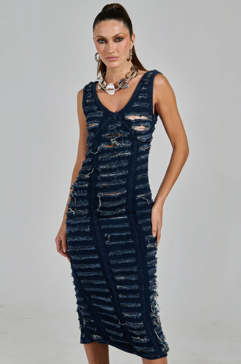 SHE'S GOT IT SHREDDED DENIM MIDI DRESS IN DARK BLUE - Image 3