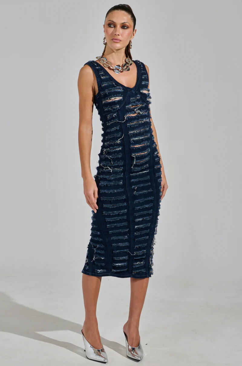 SHE'S GOT IT SHREDDED DENIM MIDI DRESS IN DARK BLUE - Image 6