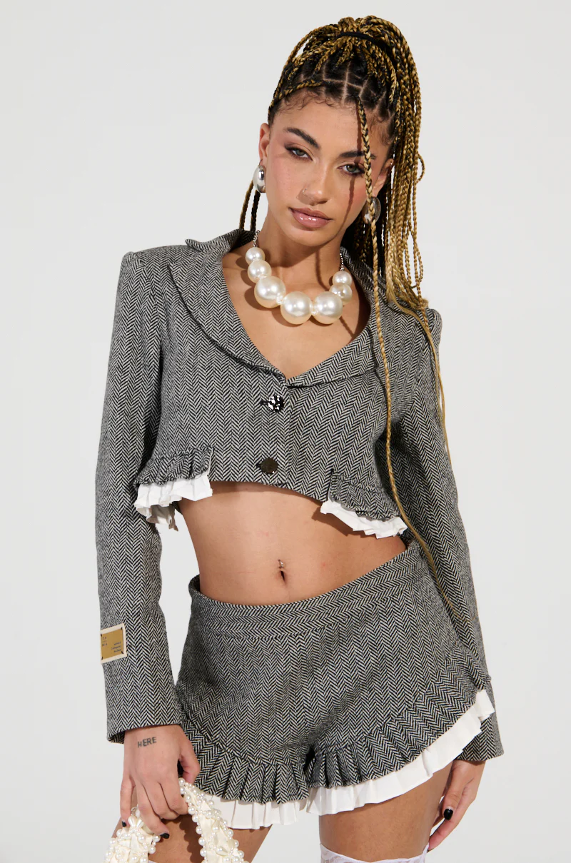 SHORT N SWEET CROPPED BLAZER - Image 3