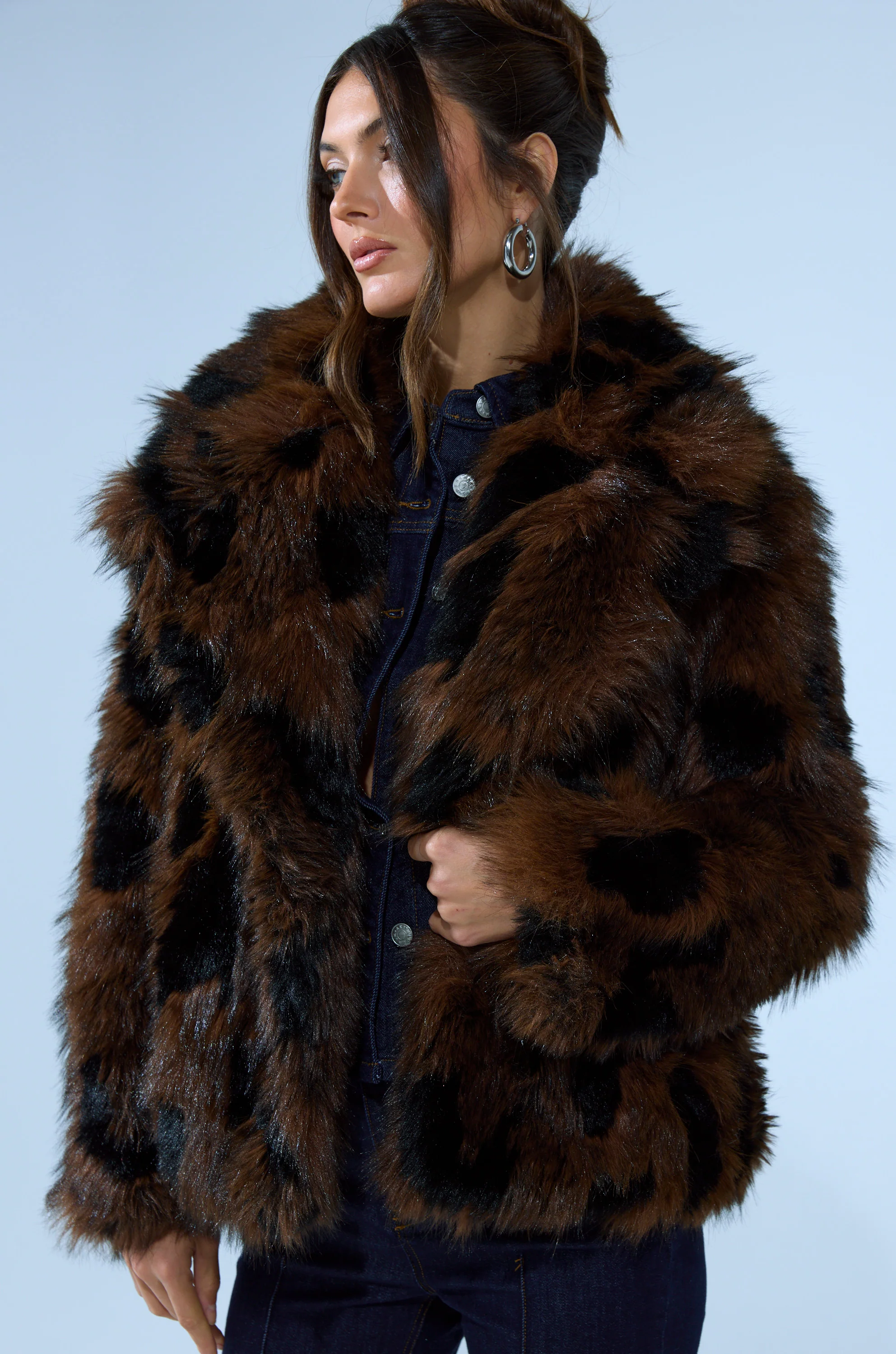 SHORTIE FUR COAT IN BROWN MULTI - Image 4