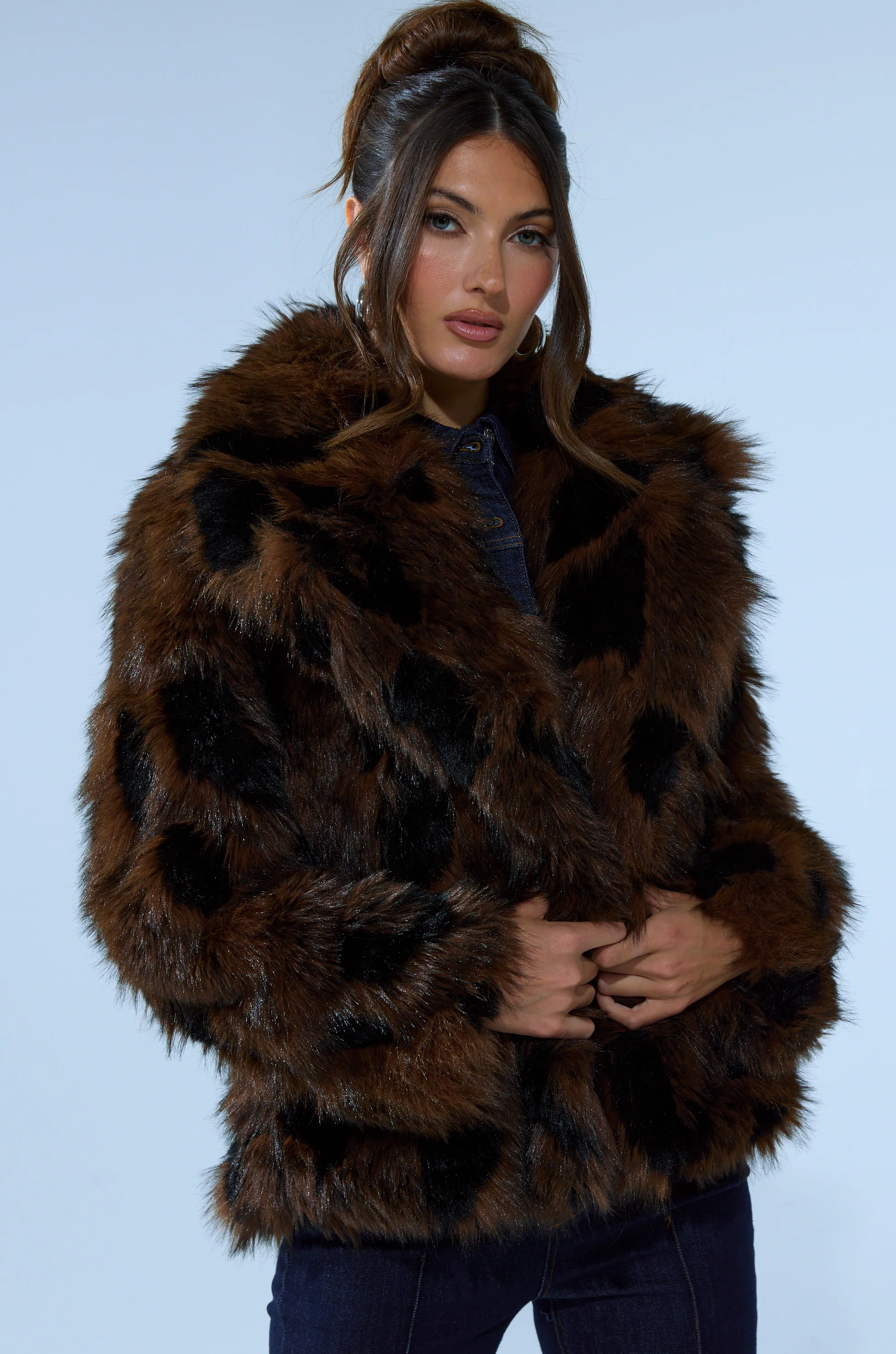 SHORTIE FUR COAT IN BROWN MULTI - Image 7
