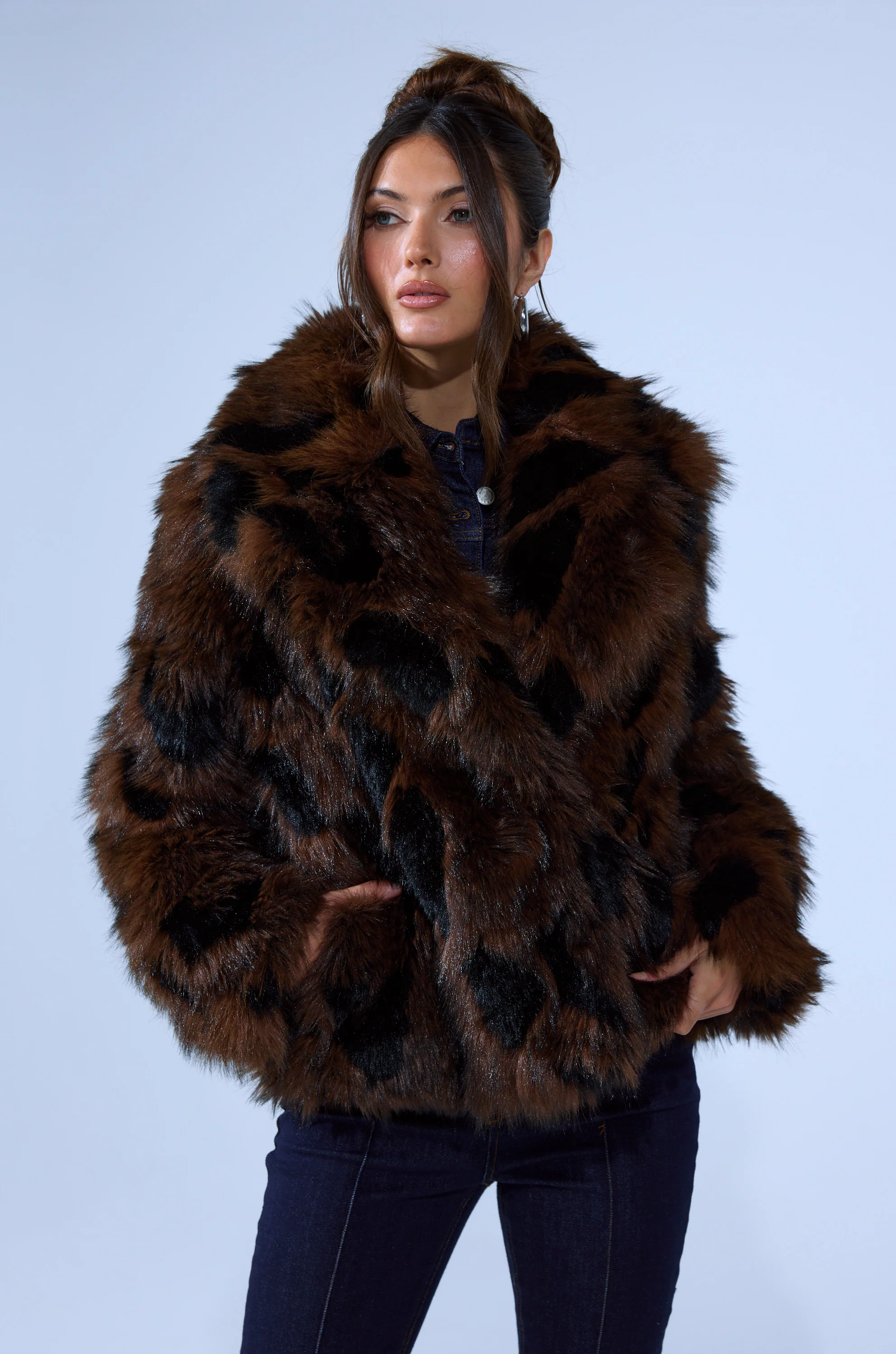 SHORTIE FUR COAT IN BROWN MULTI - Image 9