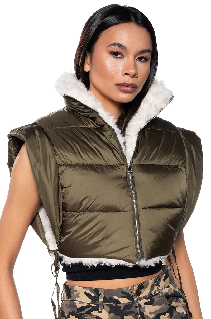SIMPLY ASPEN SHERPA LINED CROP VEST - Image 2