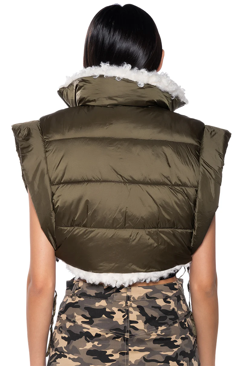 SIMPLY ASPEN SHERPA LINED CROP VEST - Image 6