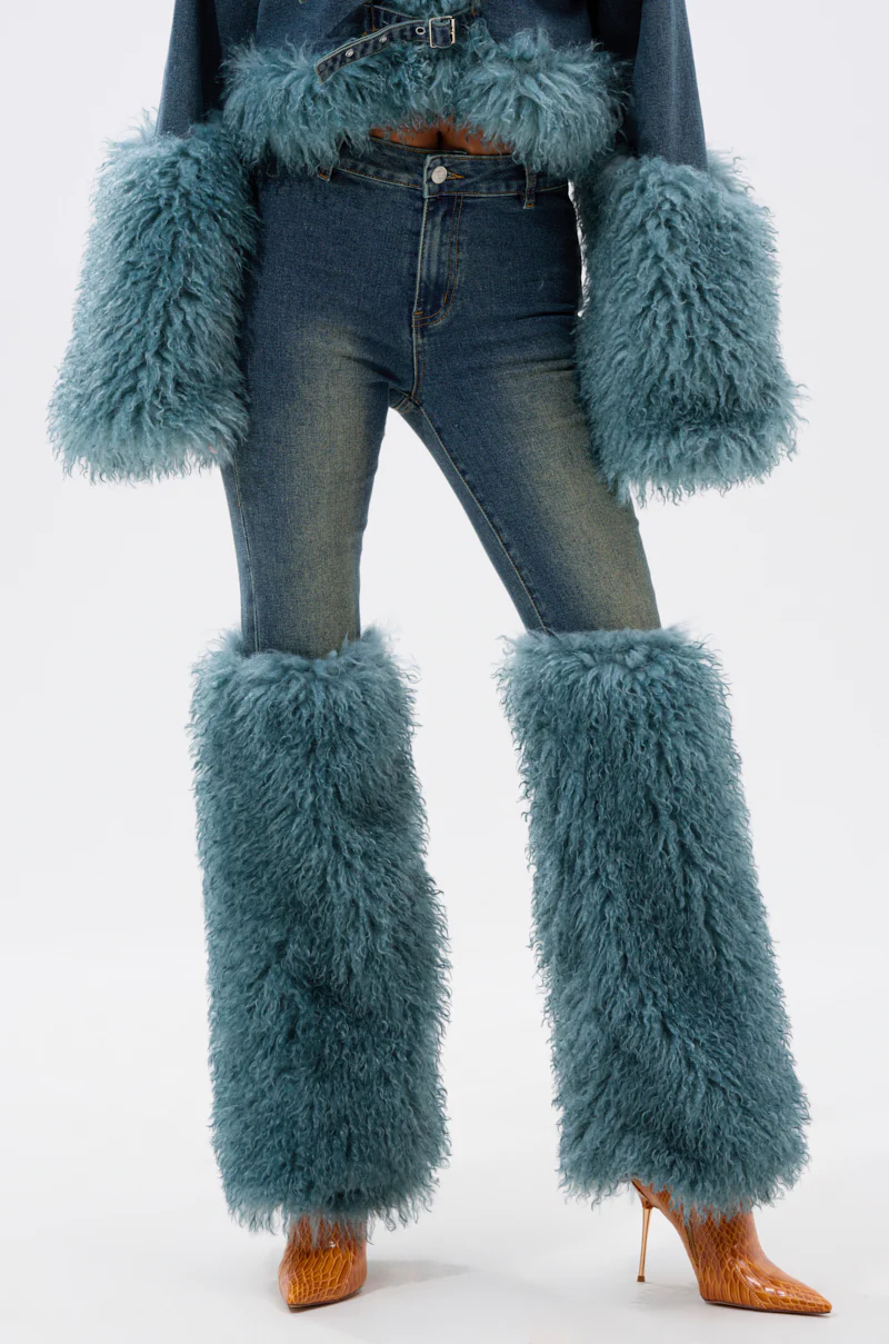 SIT PRETTY FUR TRIM JEANS IN BLUE DENIM - Image 6