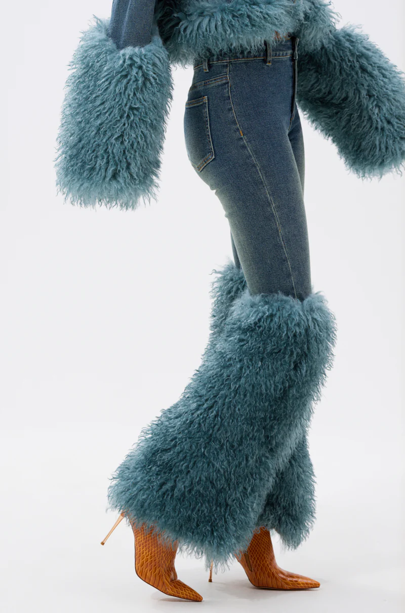 SIT PRETTY FUR TRIM JEANS IN BLUE DENIM - Image 7