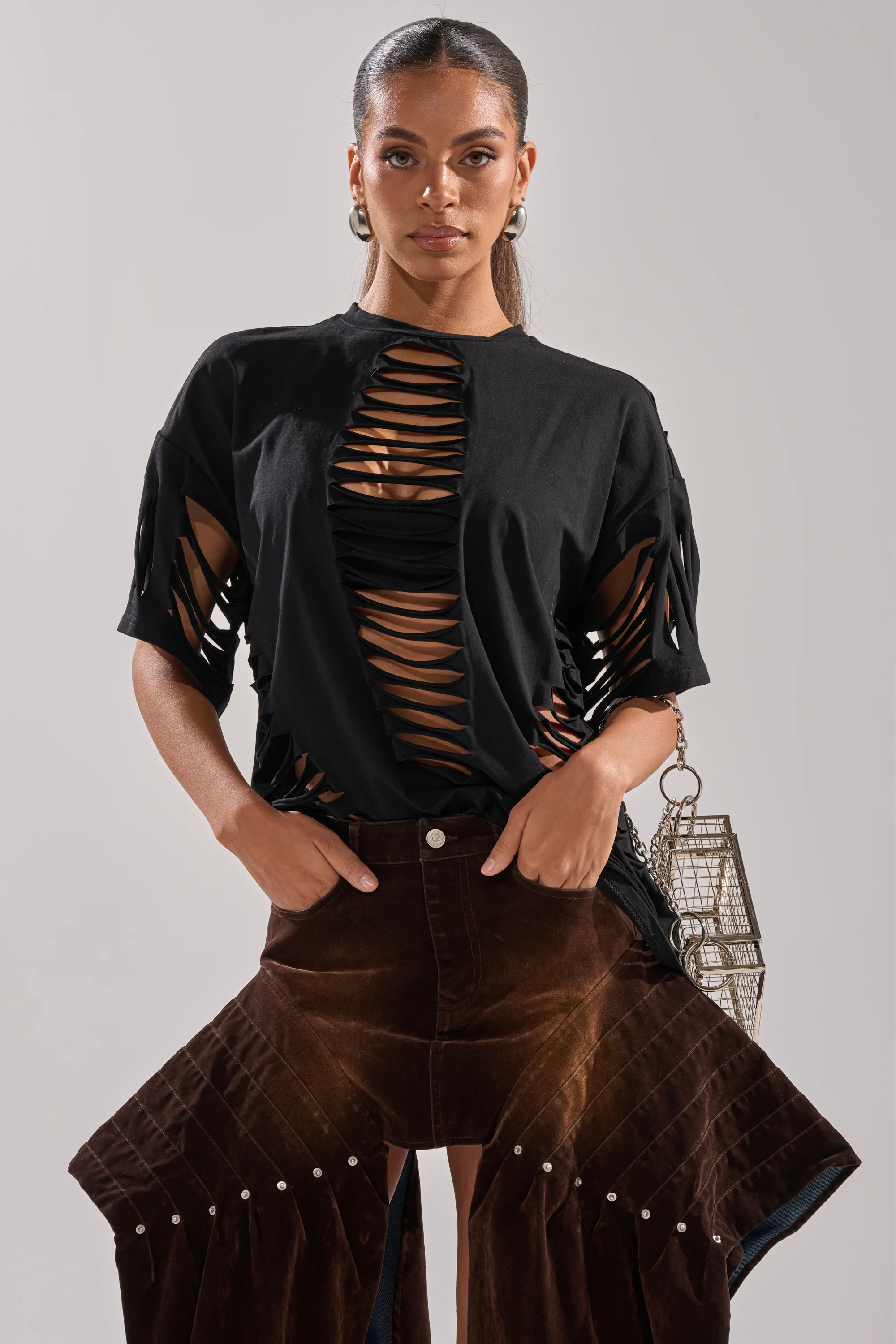 SLASHED UP OVERSIZED SHORT SLEEVE TEE IN BLACK - Image 2