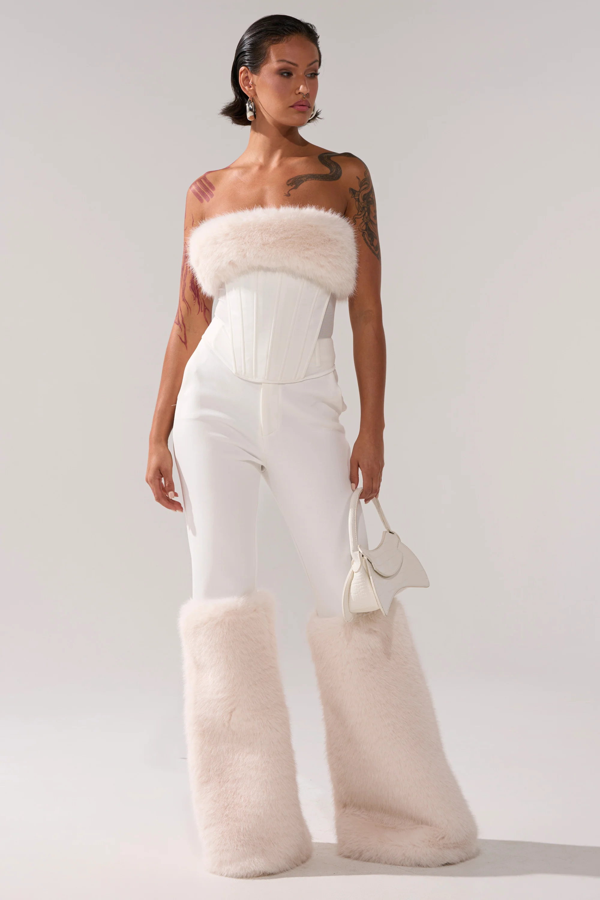 SNOW BUNNY CORSET WITH FUR - Image 5