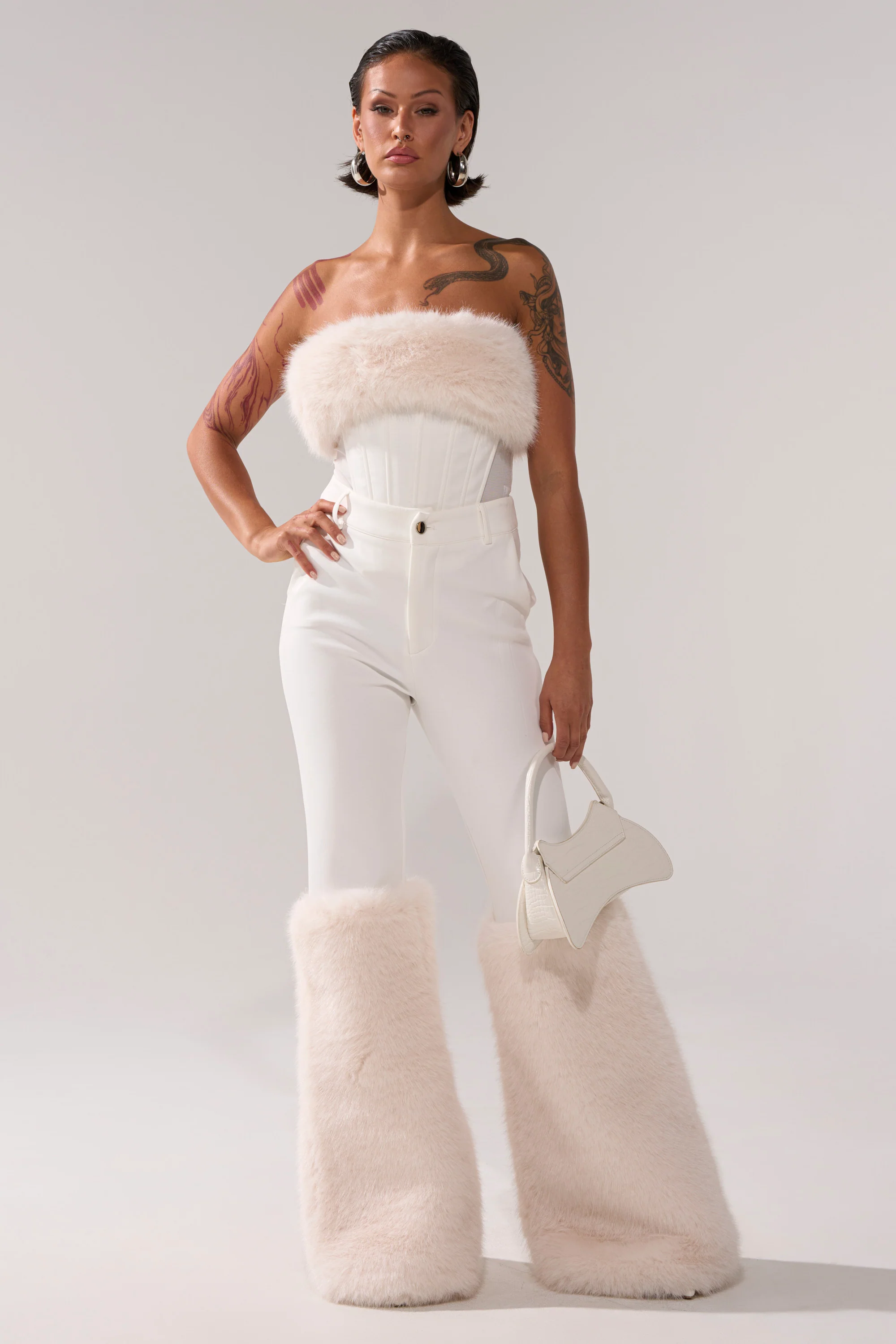 SNOW BUNNY CORSET WITH FUR - Image 6