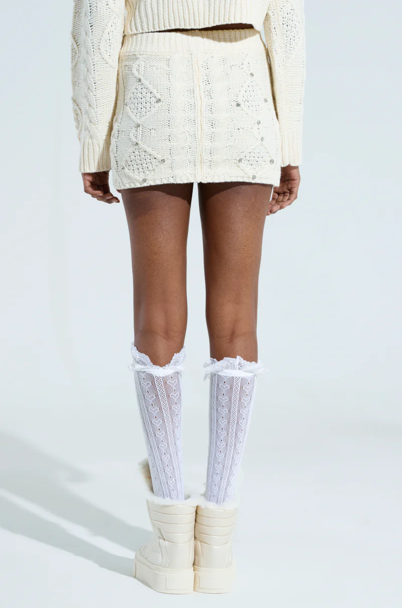 SNOW BUNNY MINI SKIRT - Image 4