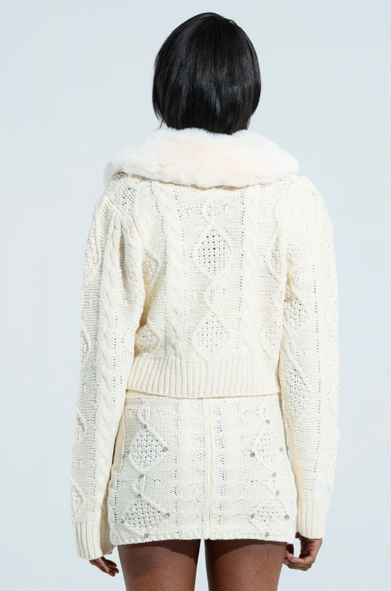 SNOW BUNNY SWEATER - Image 4