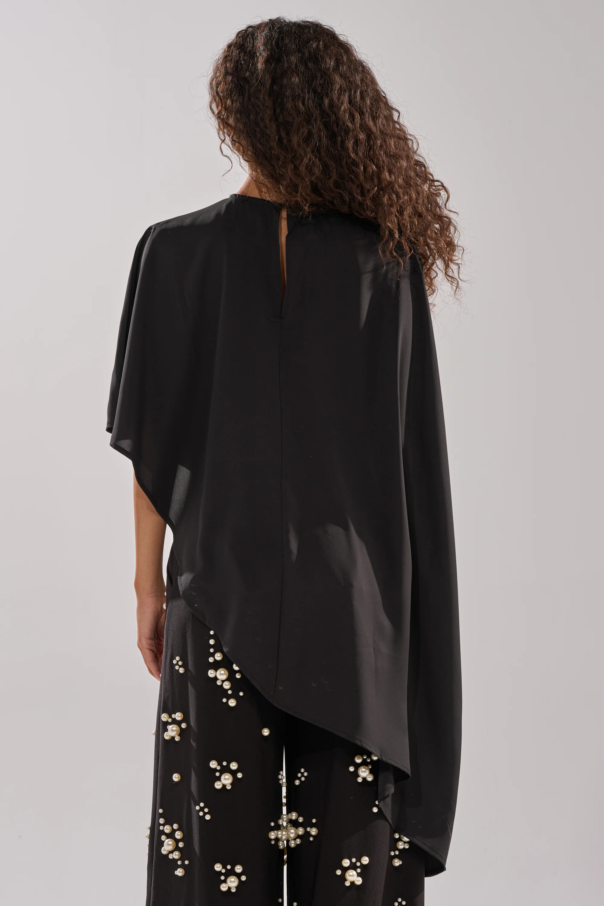 SOMETHING DIFFERENT OVERSIZED ASYMMETRICAL TEE - Image 6