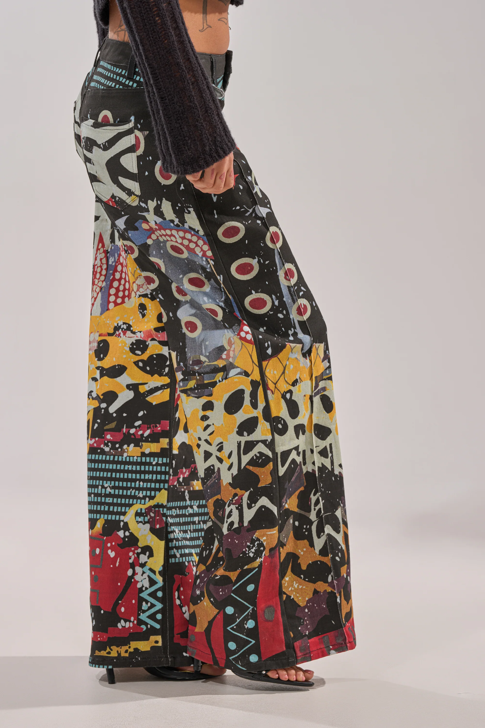 SOMETHING DIFFERENT PRINTED BLACK WASH JEANS - Image 4