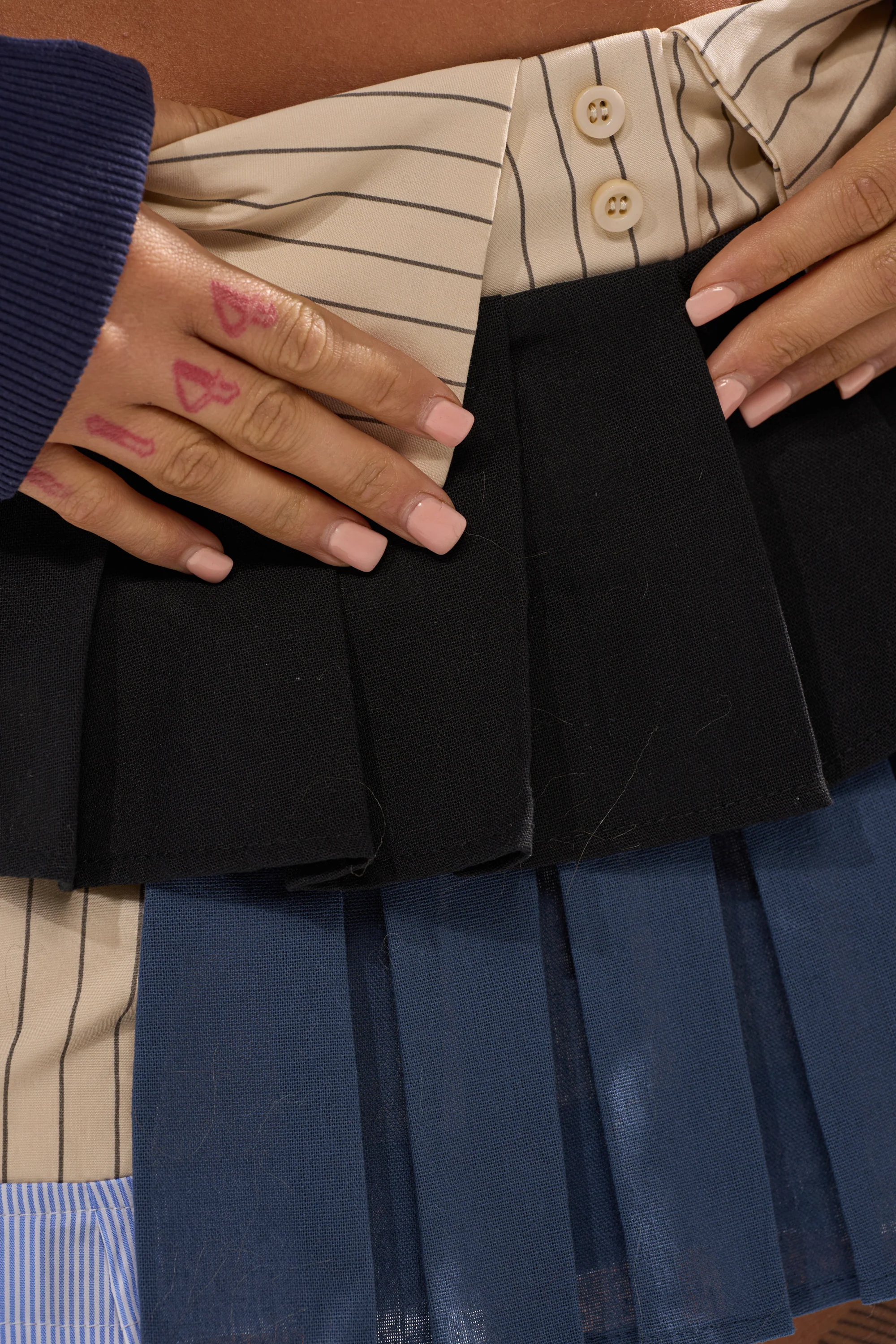 STANDING ON BUSINESS MINI SKIRT - Image 14